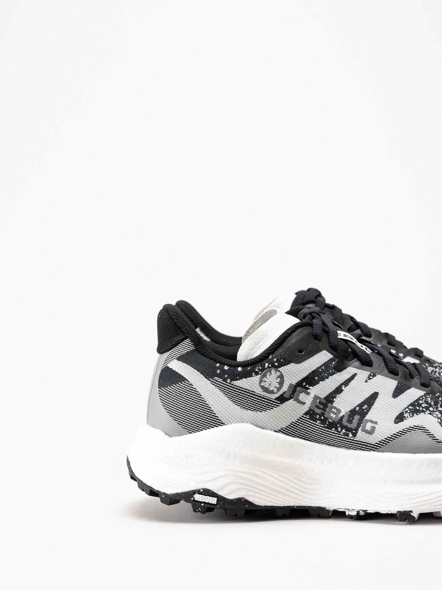 Icebug - Järv RB9X - Svartvita sneakers i textil