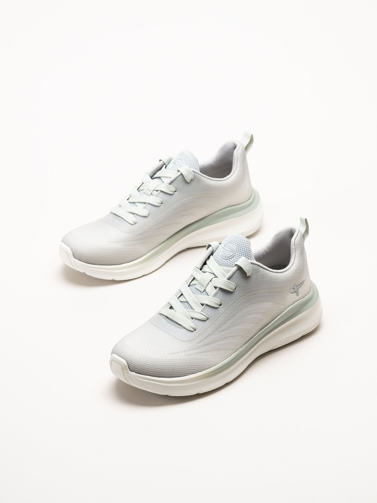 Tamaris - Wide fit - Ljusgröna sneakers i mesh