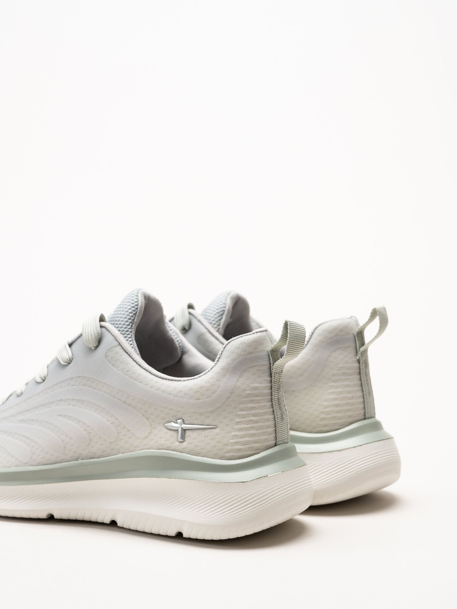 Tamaris - Wide fit - Ljusgröna sneakers i mesh
