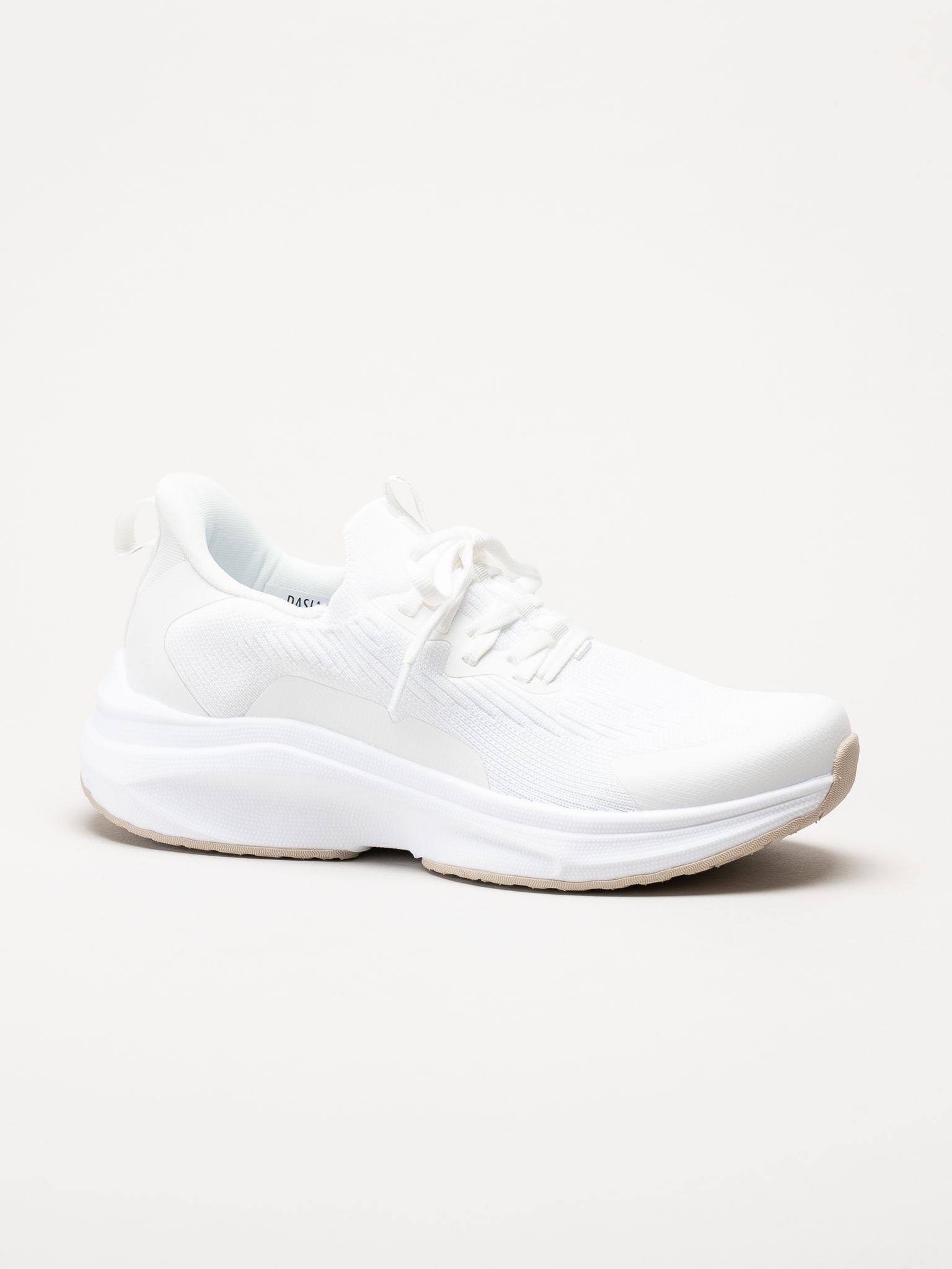 Dasia - Vita sportskor