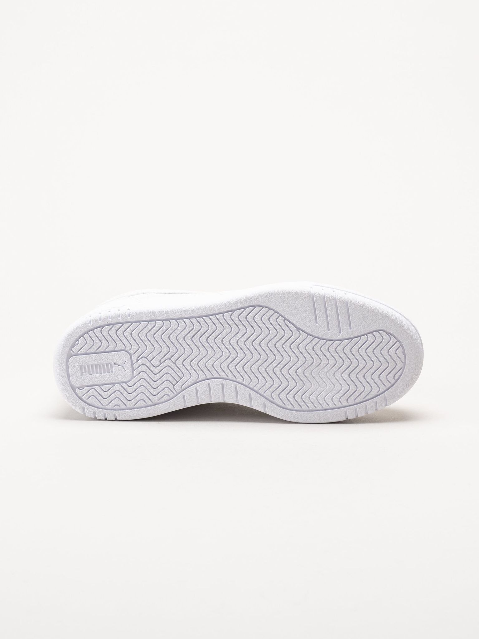 Puma - Caven III - Vita sneakers i skinnimitation