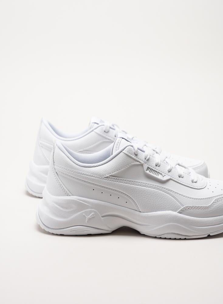 Puma - Cilia Mode - Vita sneakers i skinnimitation