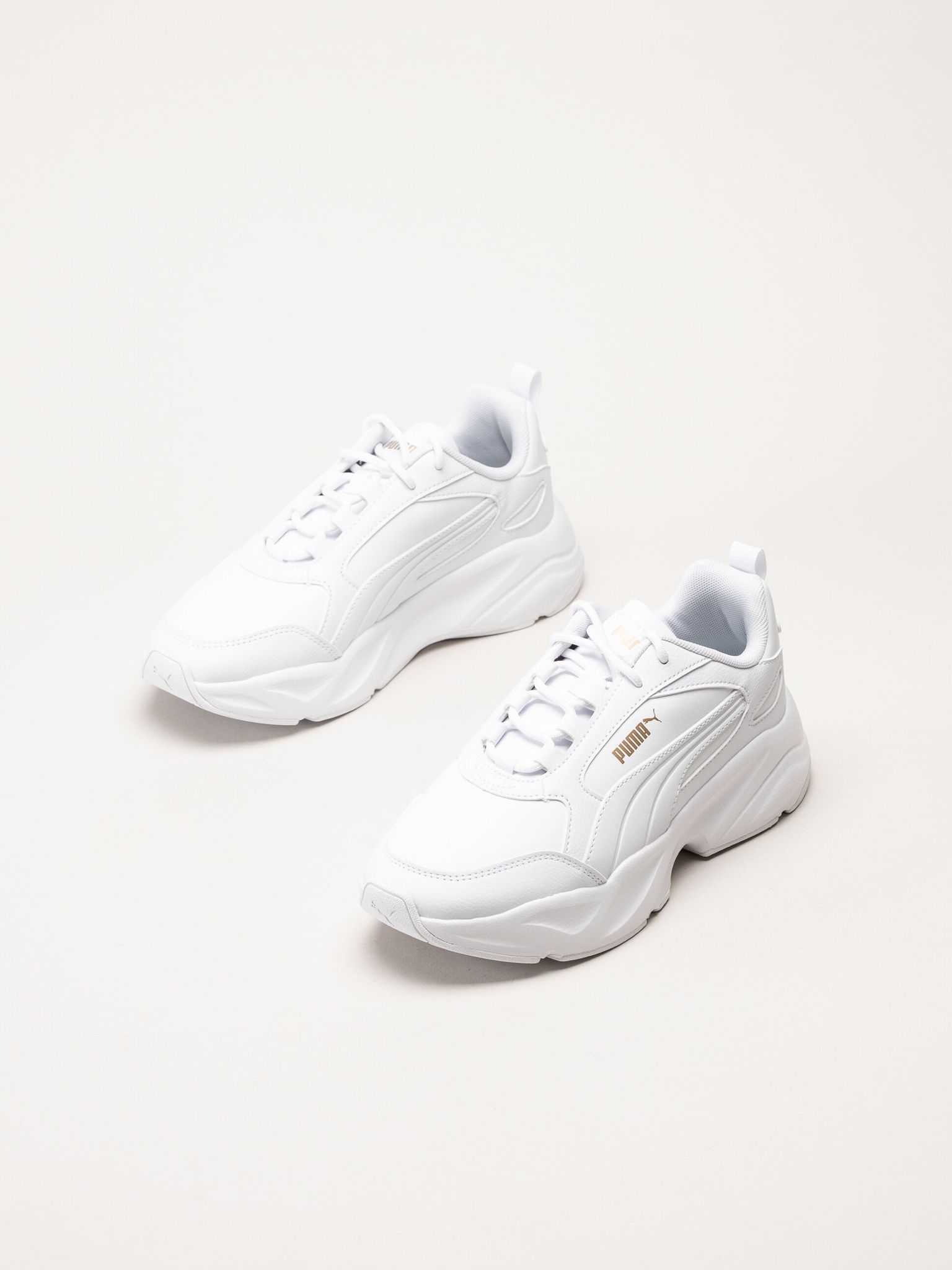 Puma - Cassia 2.0 - Vita sneakers i skinnimitation