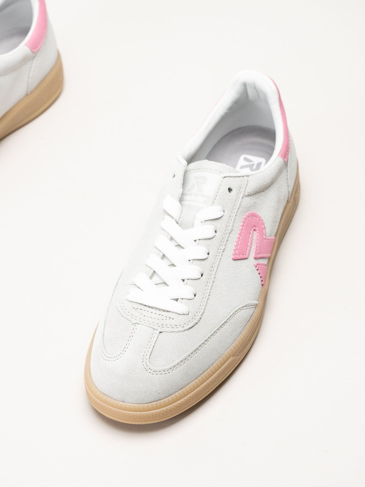 Rieker - Ljusgrön sneakers i mocka