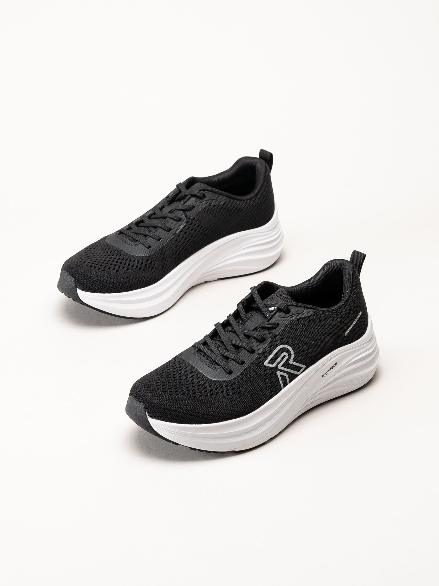 Rieker - Svarta sportskor i mesh