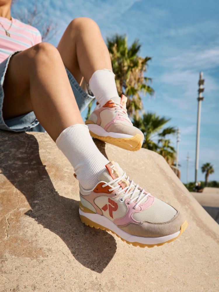 Rieker - Beige sneakers i mocka och mesh