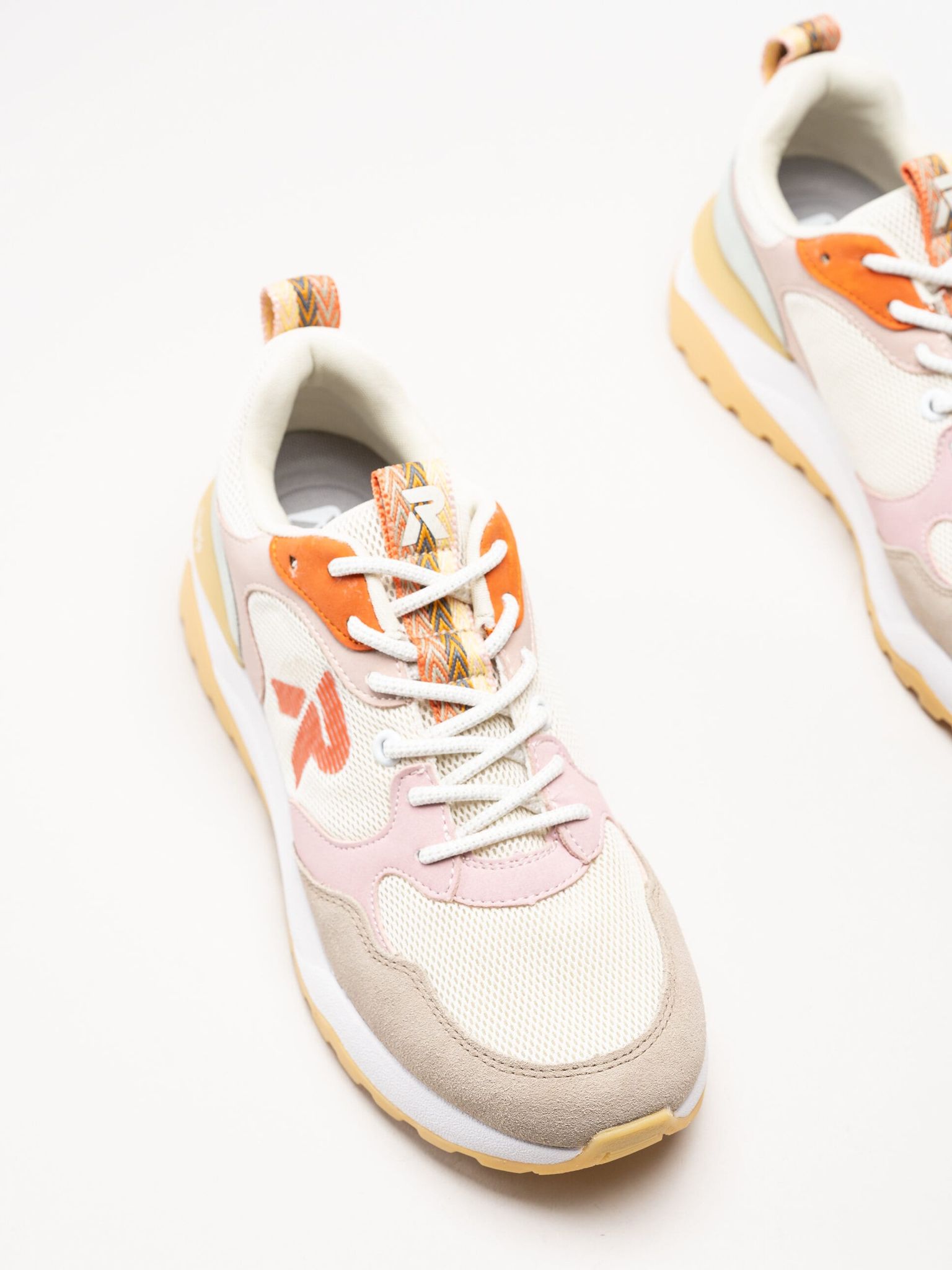 Rieker - Beige sneakers i mocka och mesh