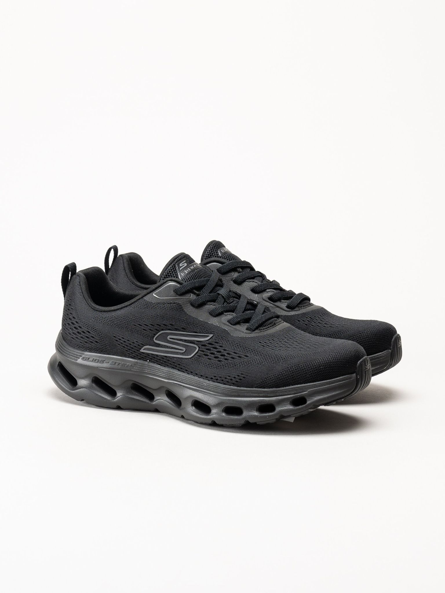 Skechers - Go Walk Glide-Step 2.0 - Svarta sneakers i mesh