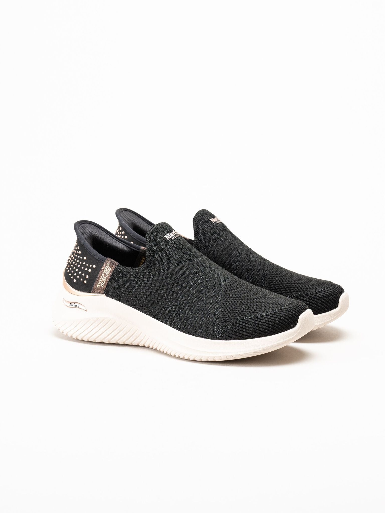 Skechers - Arch Fit Ultra Flex 3.0 Martha - Svarta slip-ins sneakers