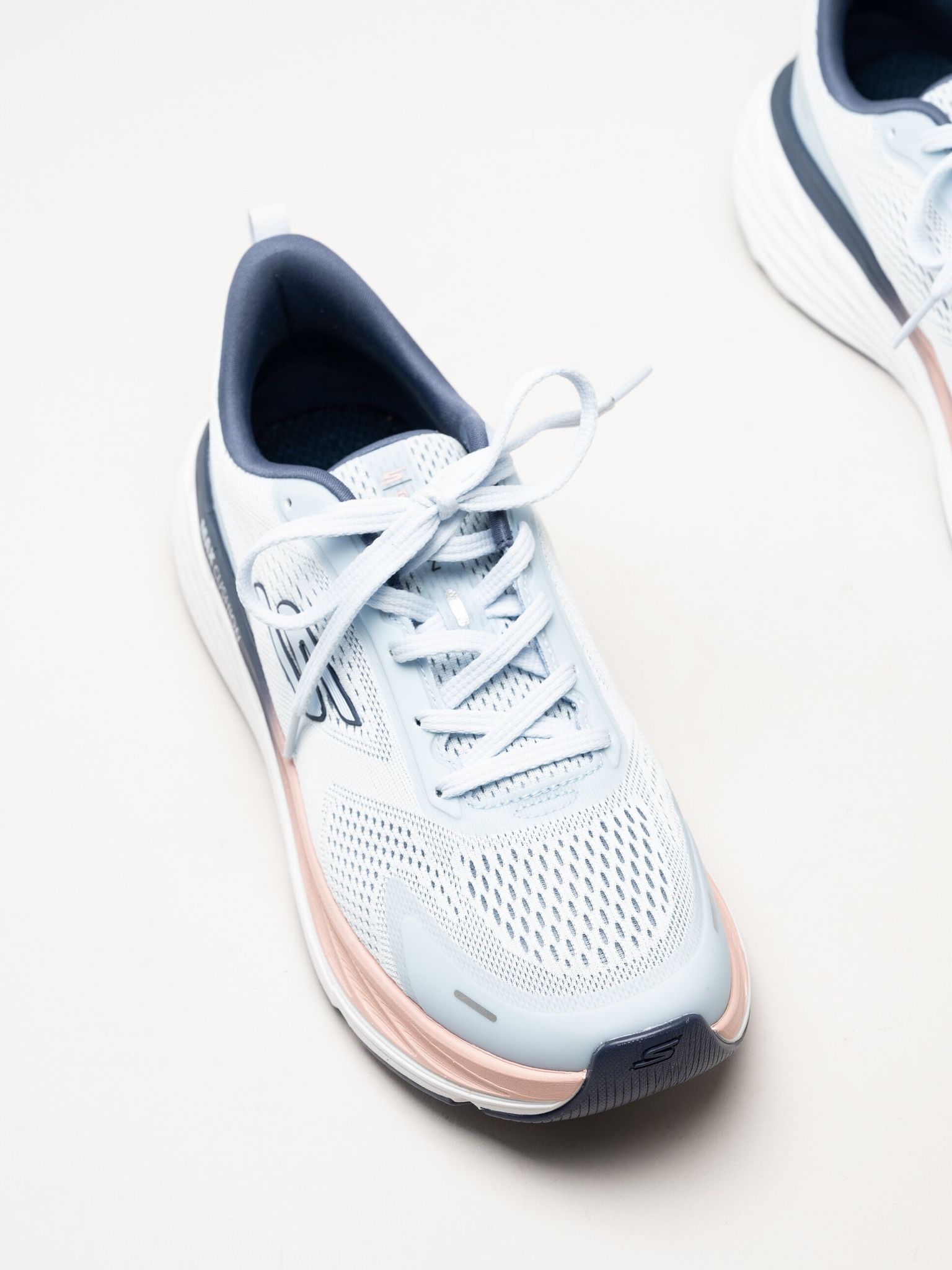 Skechers - Max Cushioning Elite 3 - Ljusblå sportskor i mesh