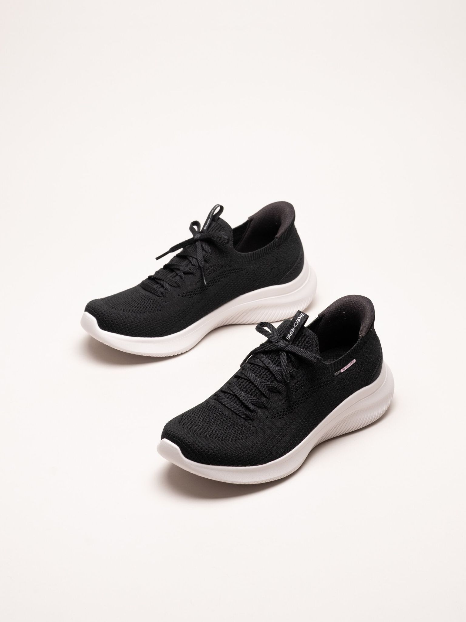 Skechers - Ultra Flex 4.0 - Svarta slip ins sneakers