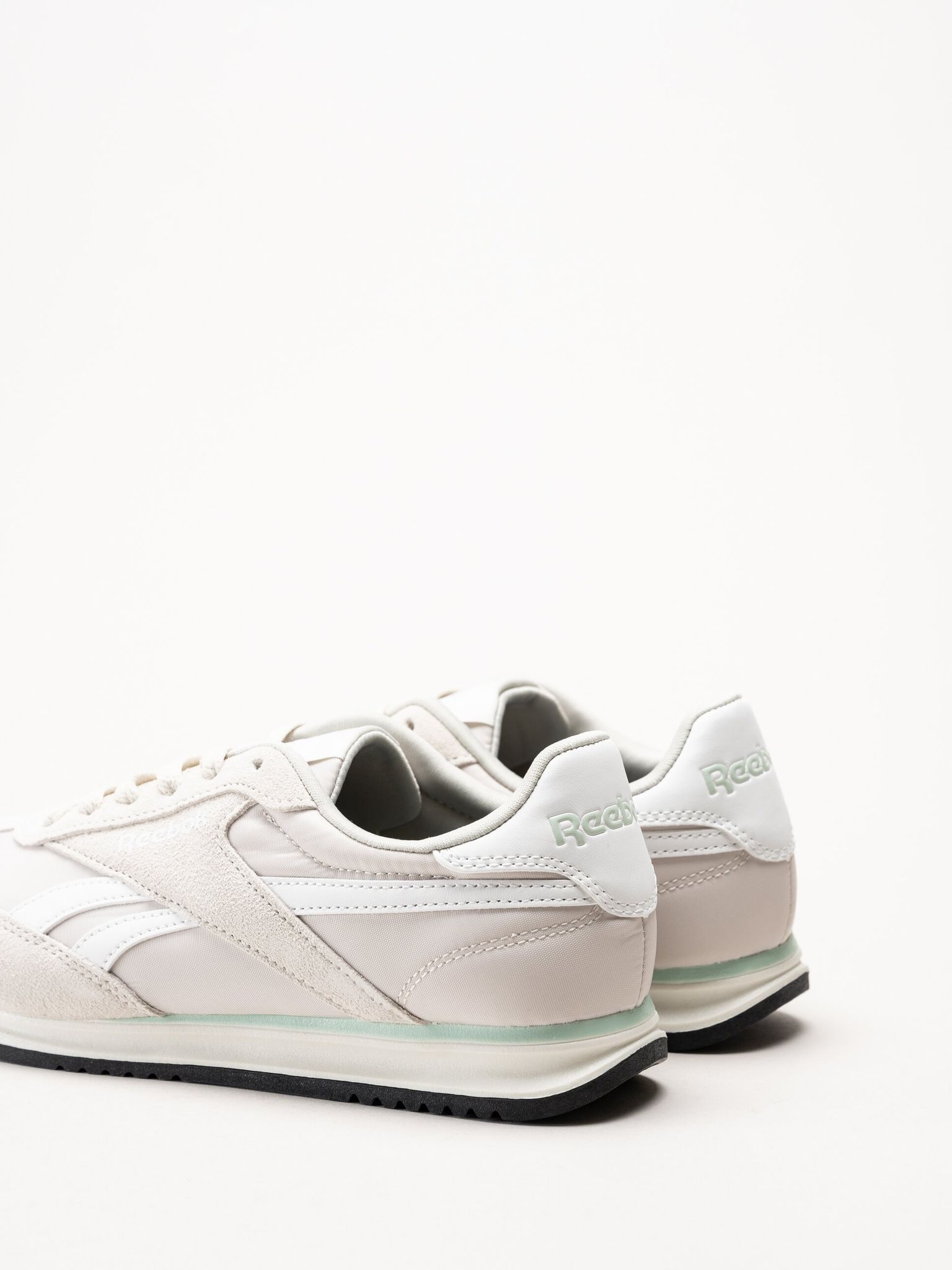 Reebok - World 70 - Beige sneakers i nylon och mocka