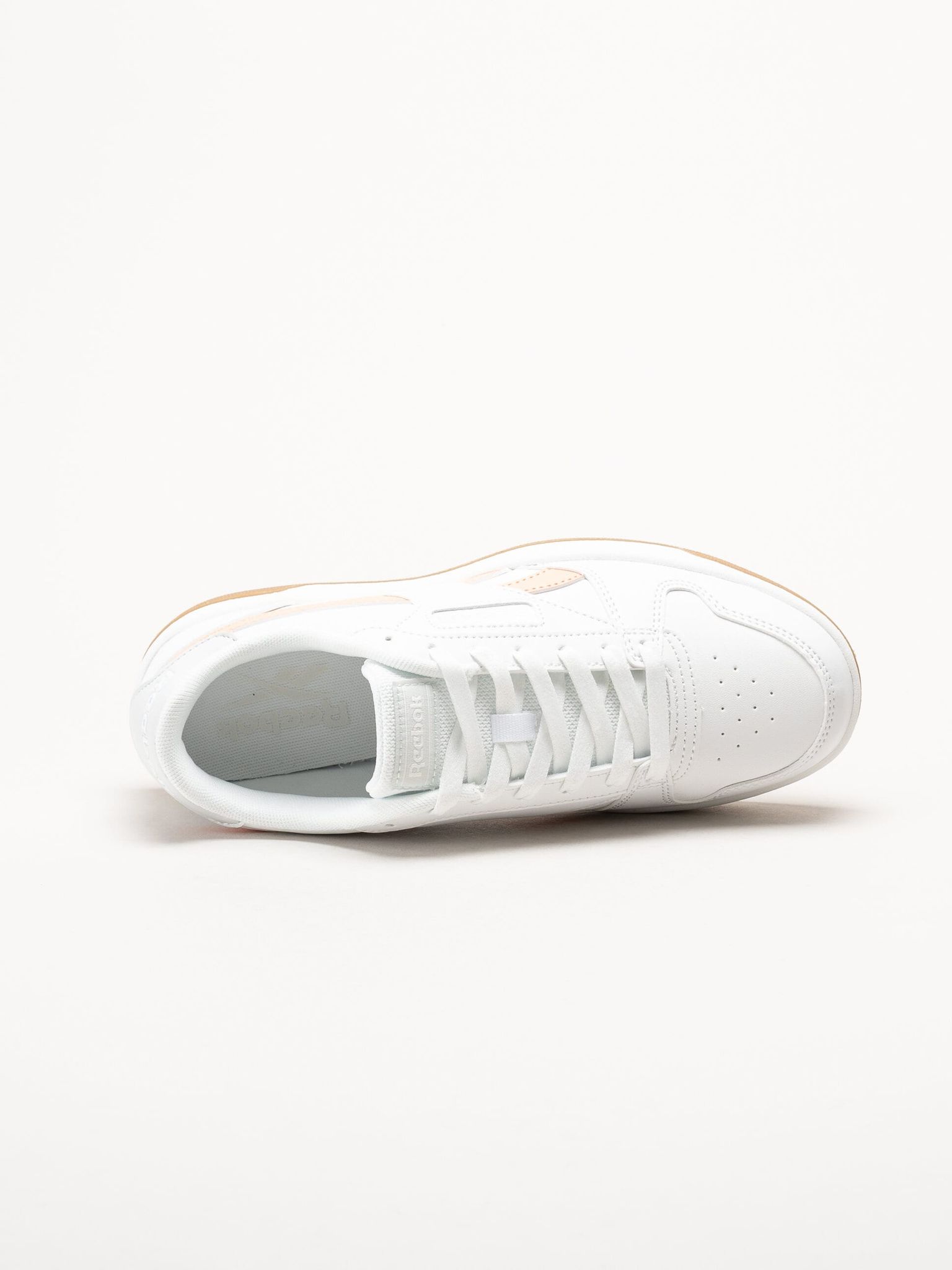 Reebok - Match PrimeV2 - Vita sneakers i skinnimitation