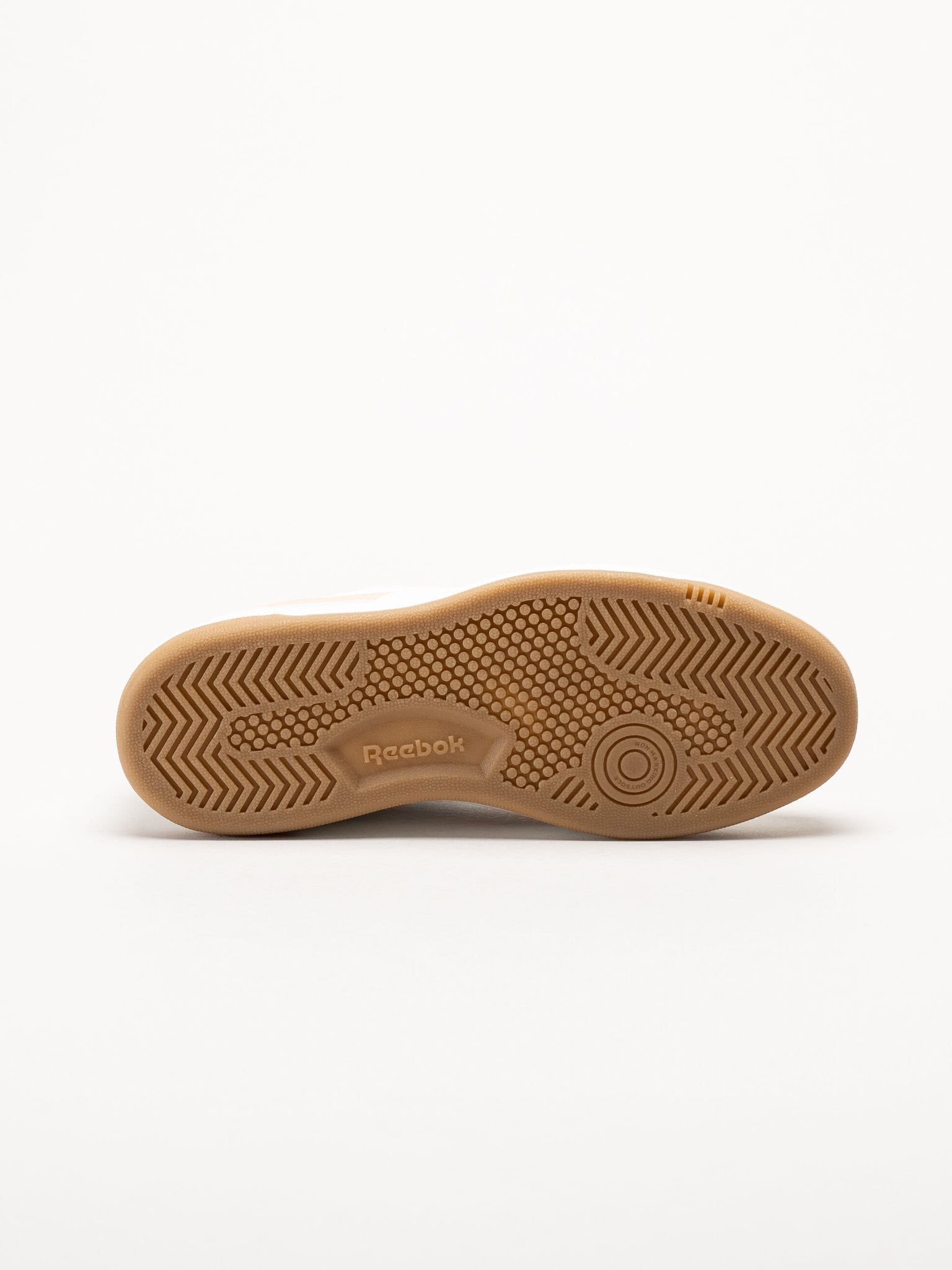 Reebok - Match PrimeV2 - Vita sneakers i skinnimitation
