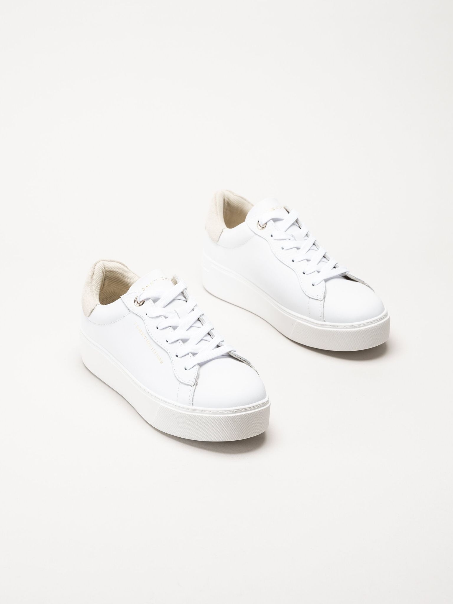 Tommy Hilfiger - Seren Platform 9C - Vita sneakers i skinn