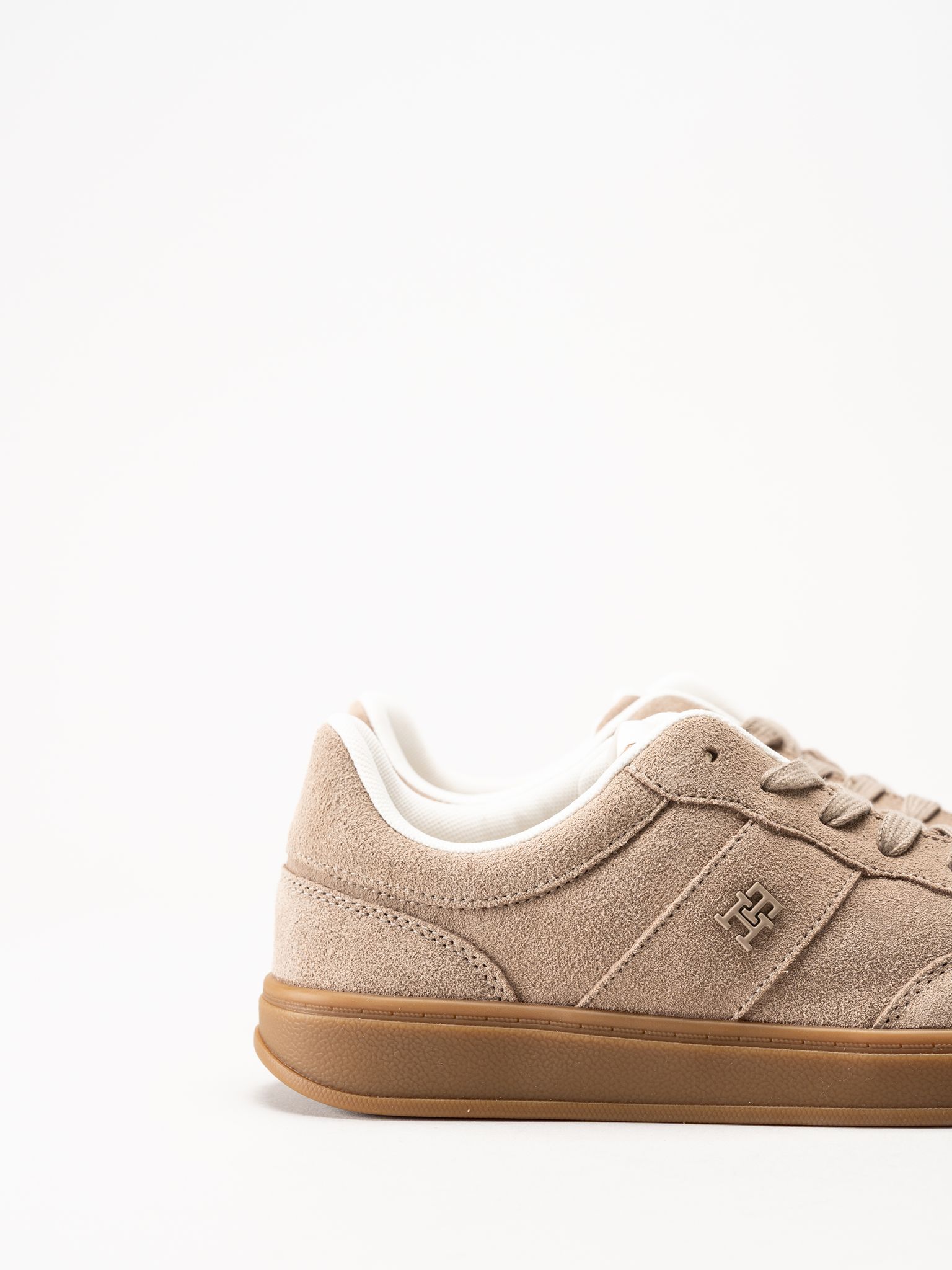 Tommy Hilfiger - TH Heritage Court Sneaker Sued - Beige sneakers i mocka