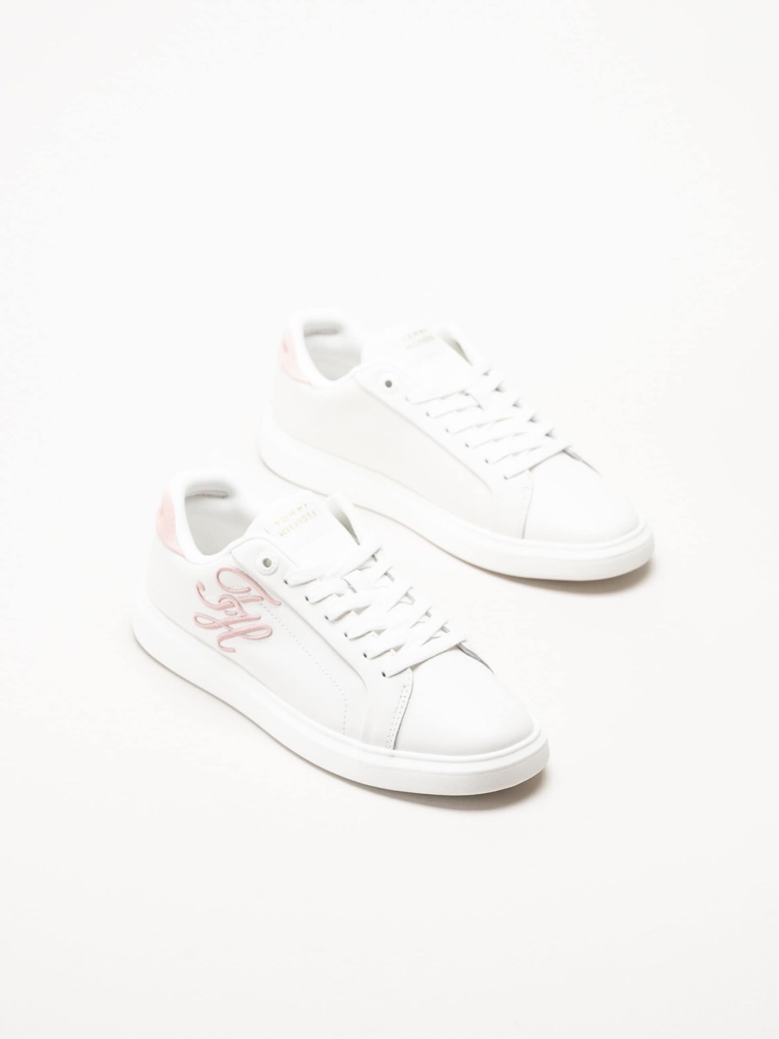 Tommy Hilfiger - Icon Court Script - Vita sneakers i skinn