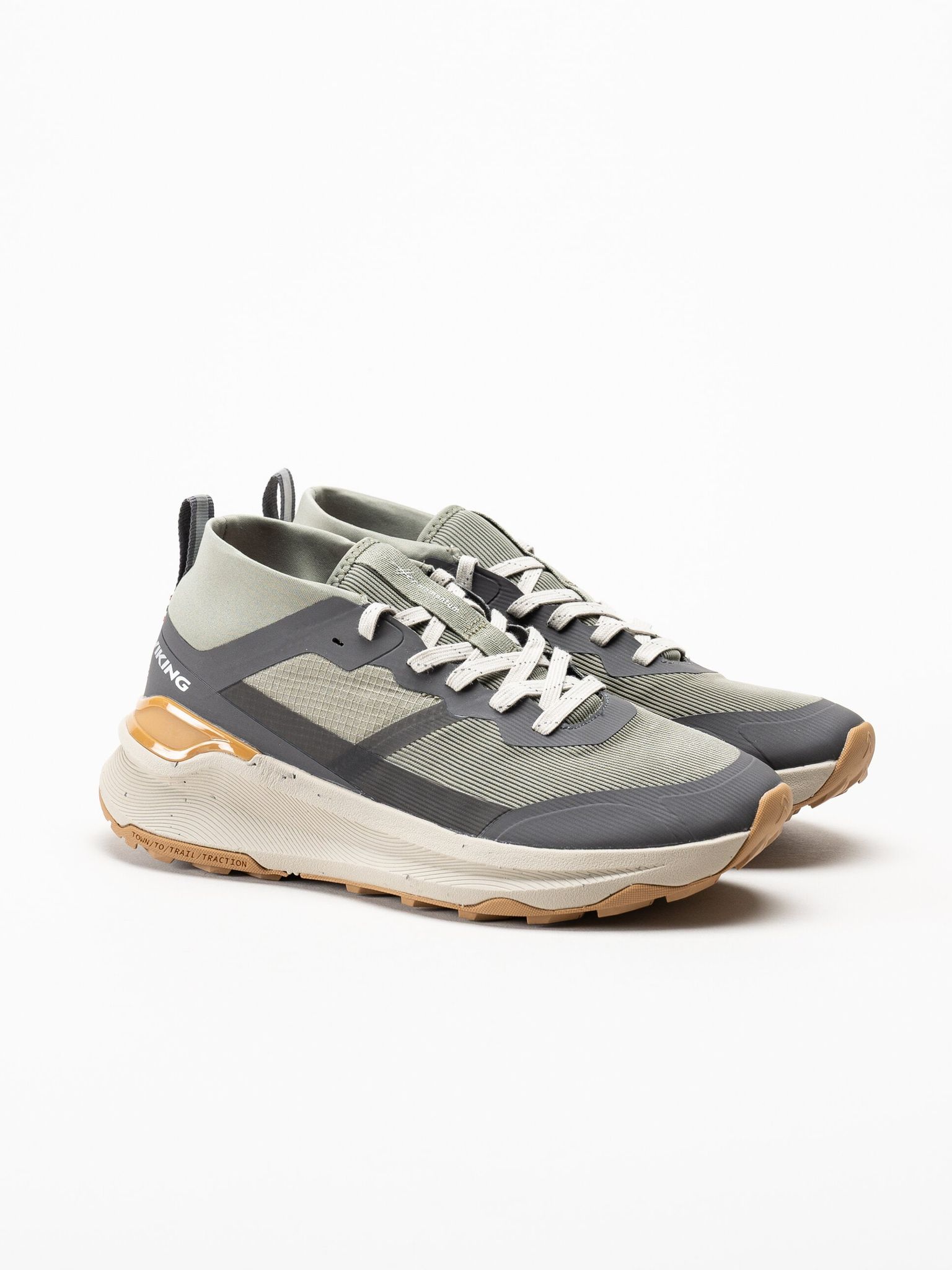 Viking Footwear - Her Momentum - Gröna sneakers med GoreTex