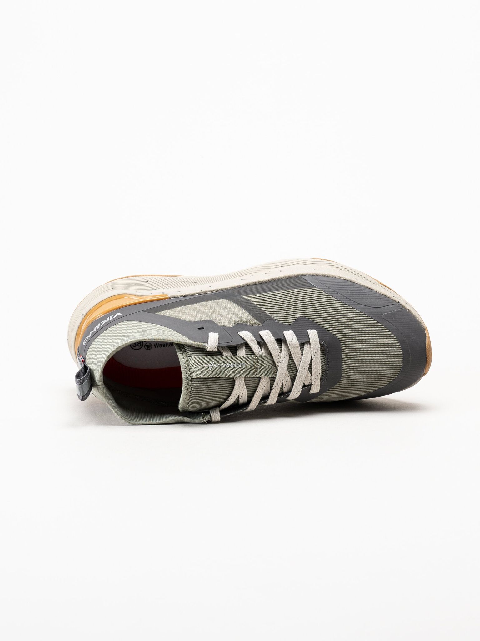 Viking Footwear - Her Momentum - Gröna sneakers med GoreTex