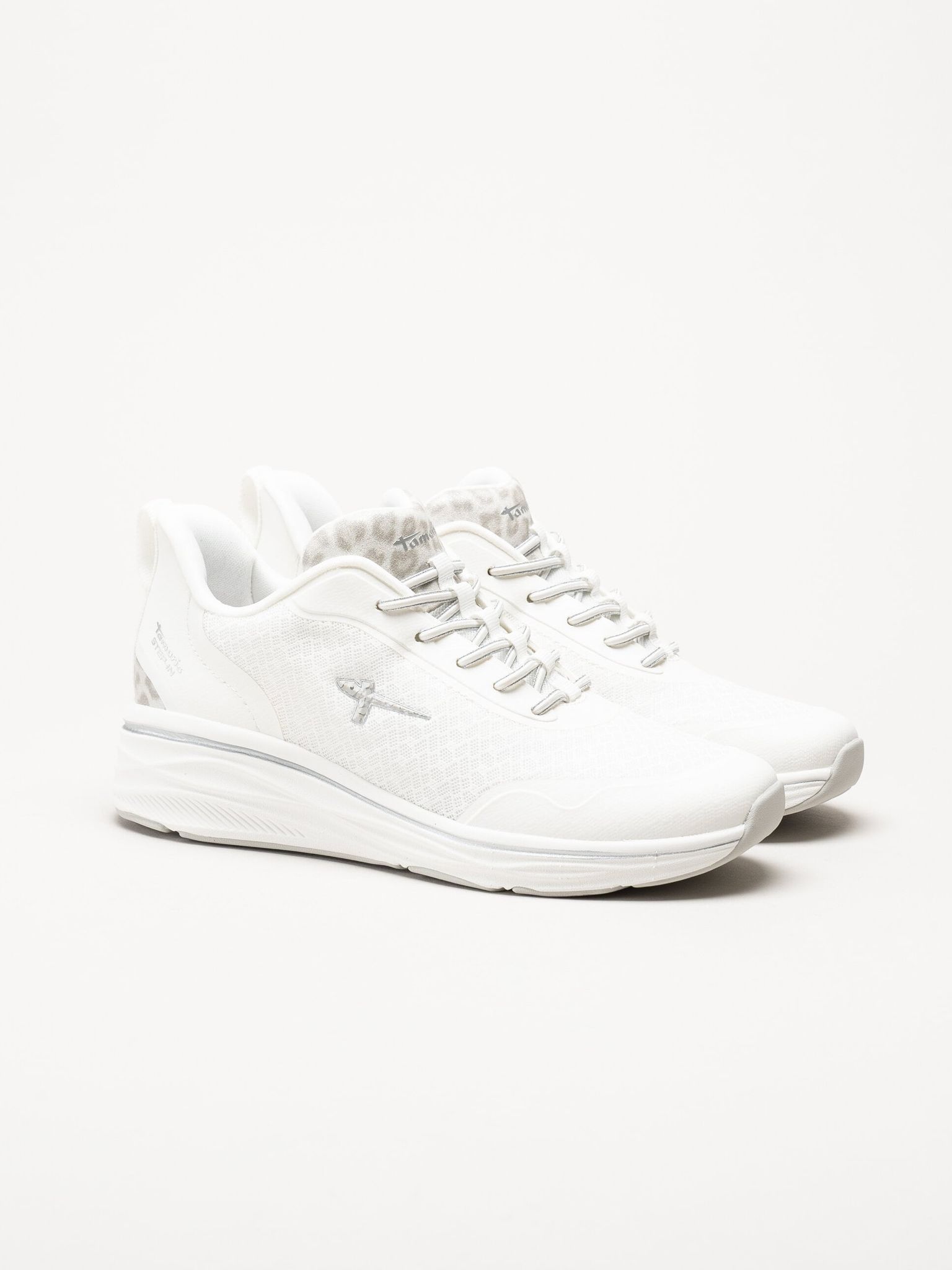 Tamaris - Vita sneakers med kilklack