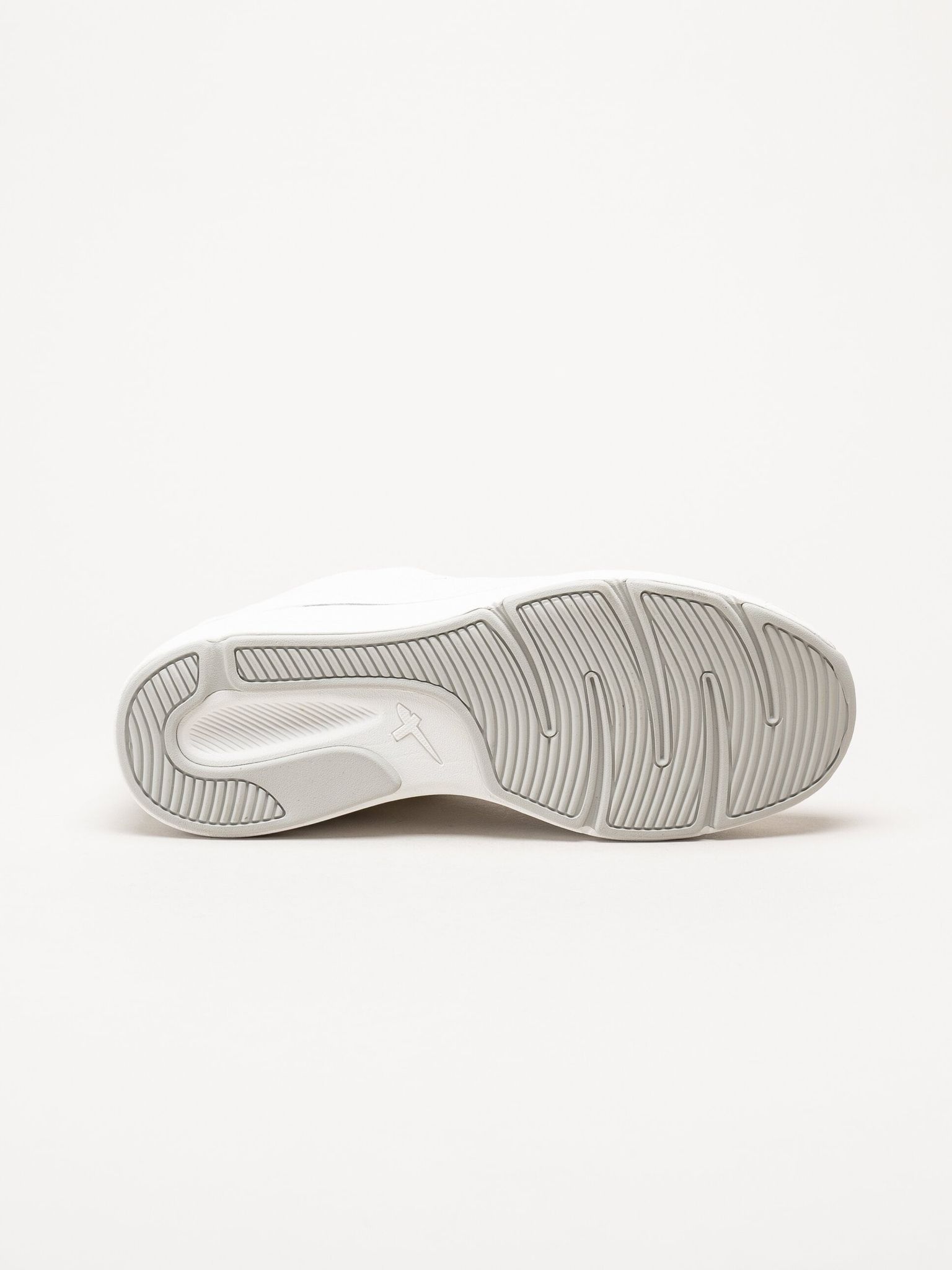 Tamaris - Vita sneakers med kilklack