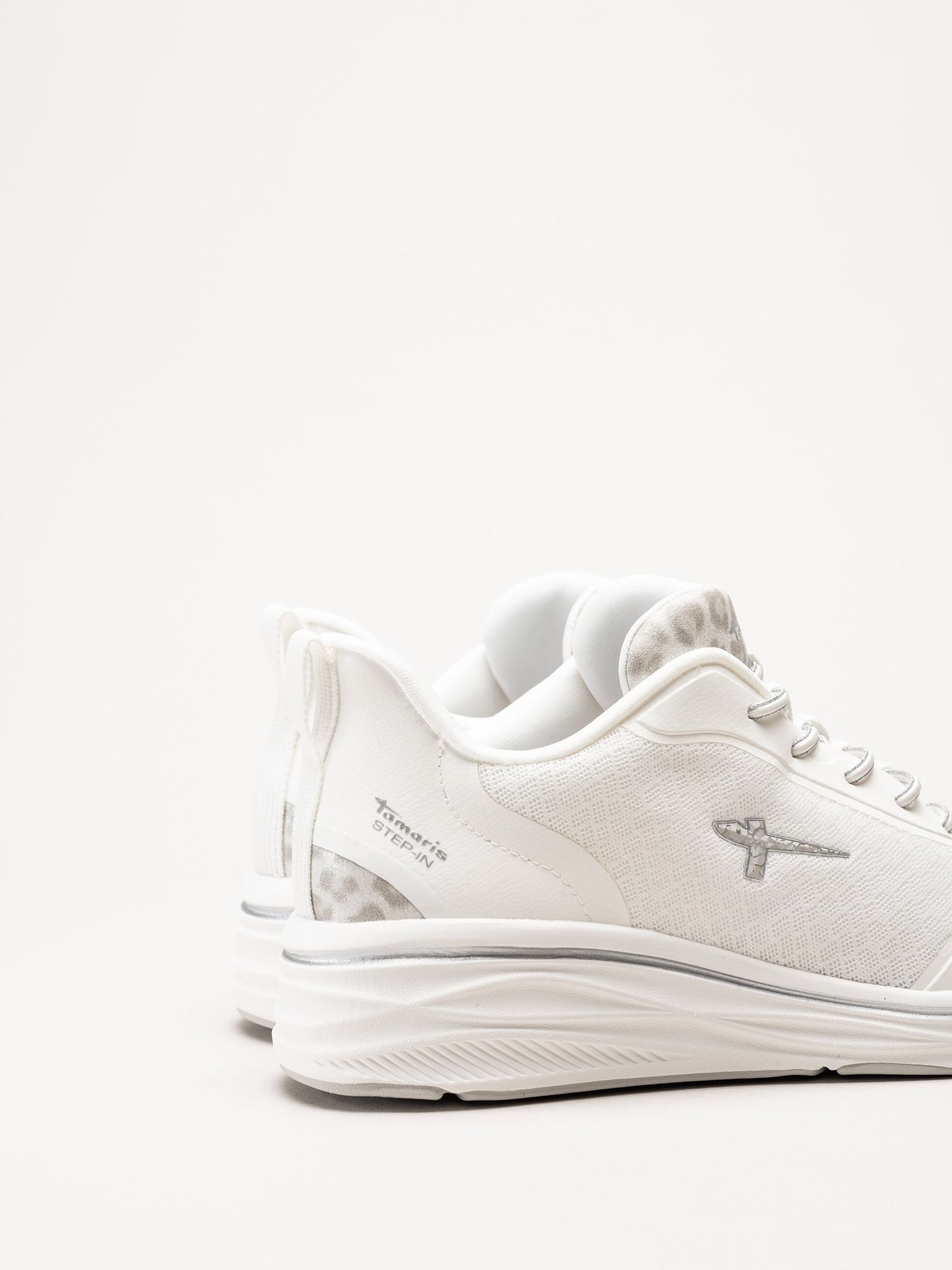 Tamaris - Vita sneakers med kilklack