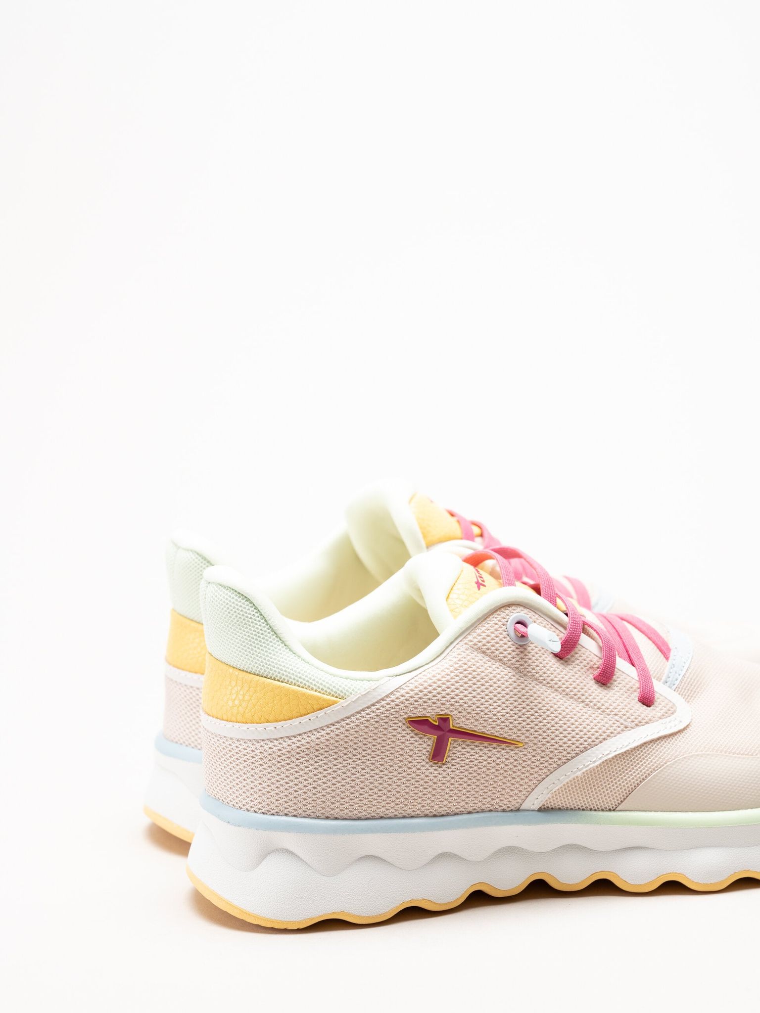 Tamaris - Rosa sneakers i mesh