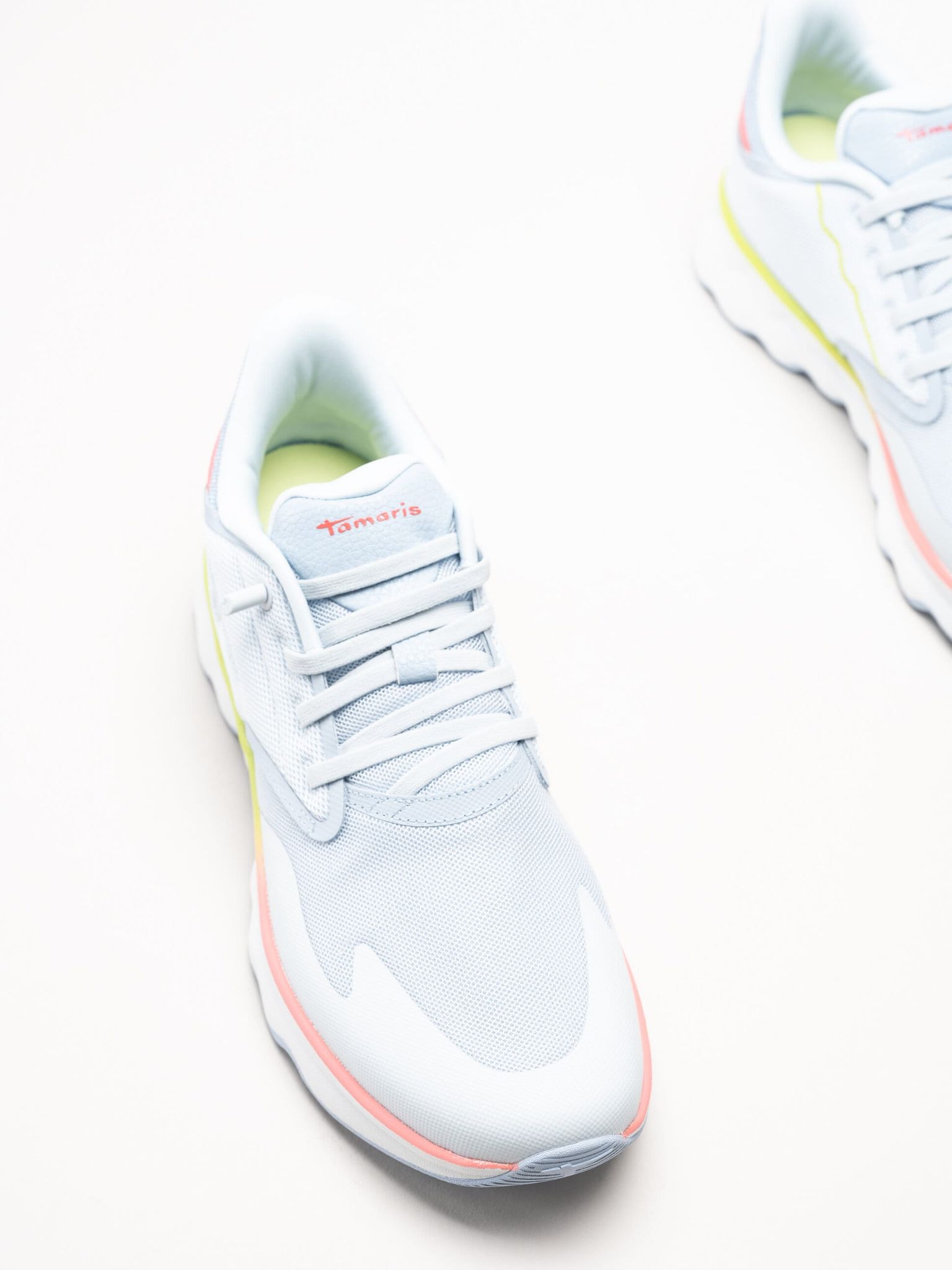 Tamaris - Ljusblå sneakers i mesh