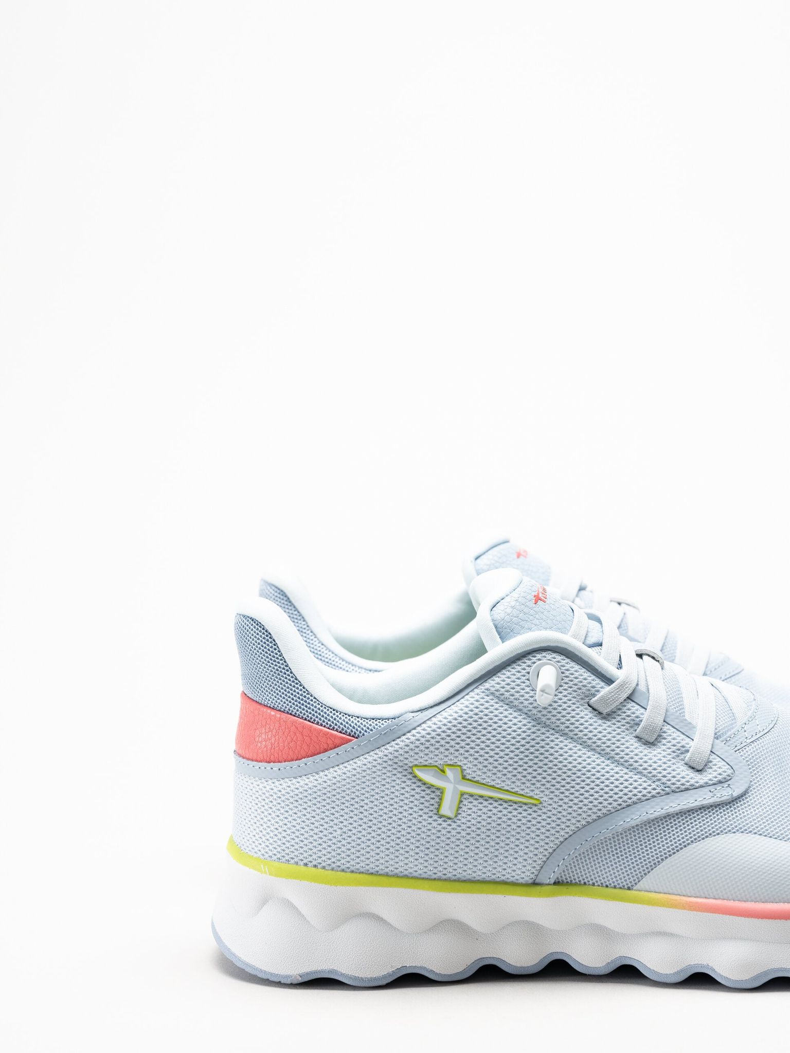Tamaris - Ljusblå sneakers i mesh
