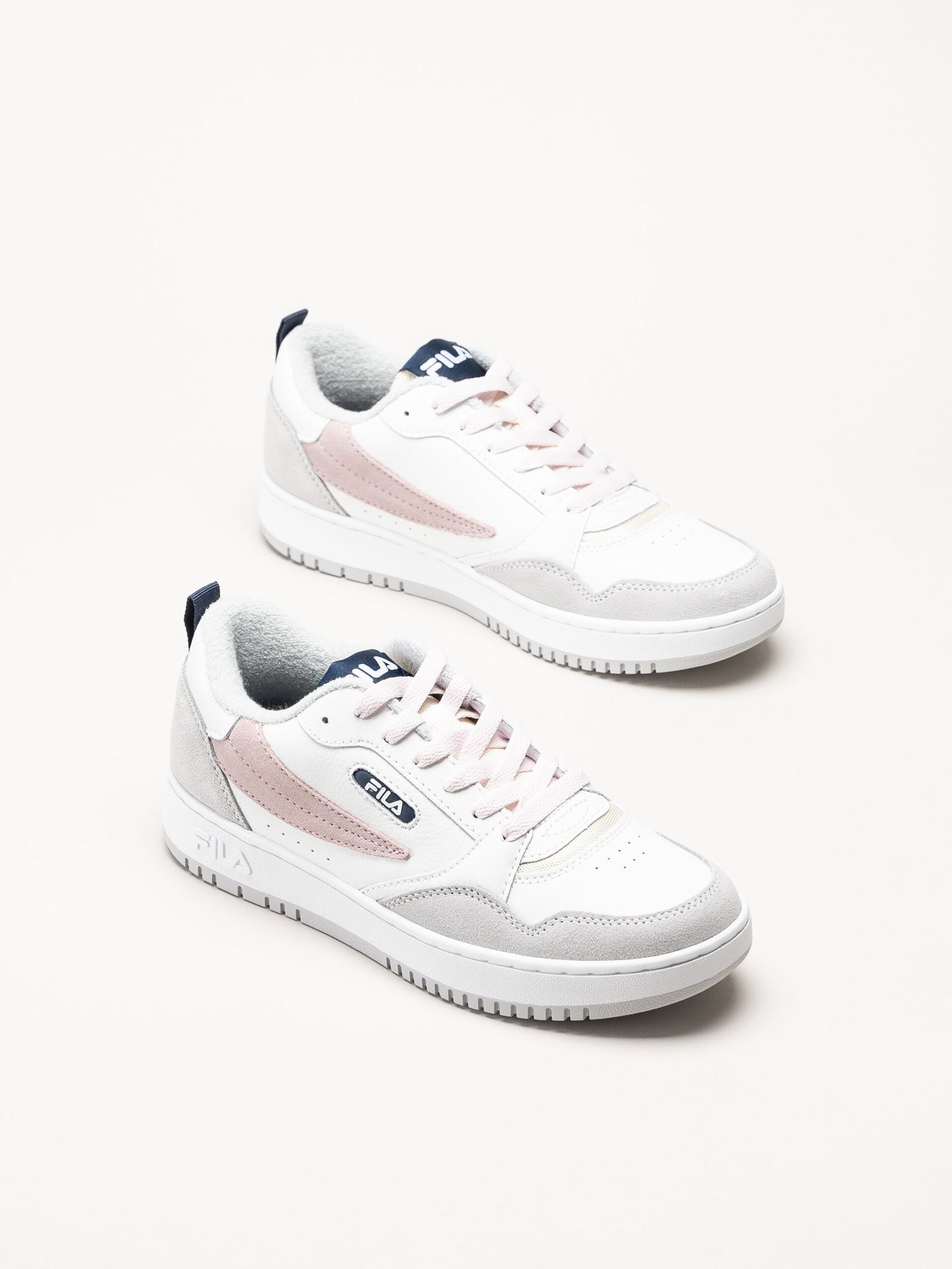 FILA - Riser L - Vita sneakers i skinn och mocka