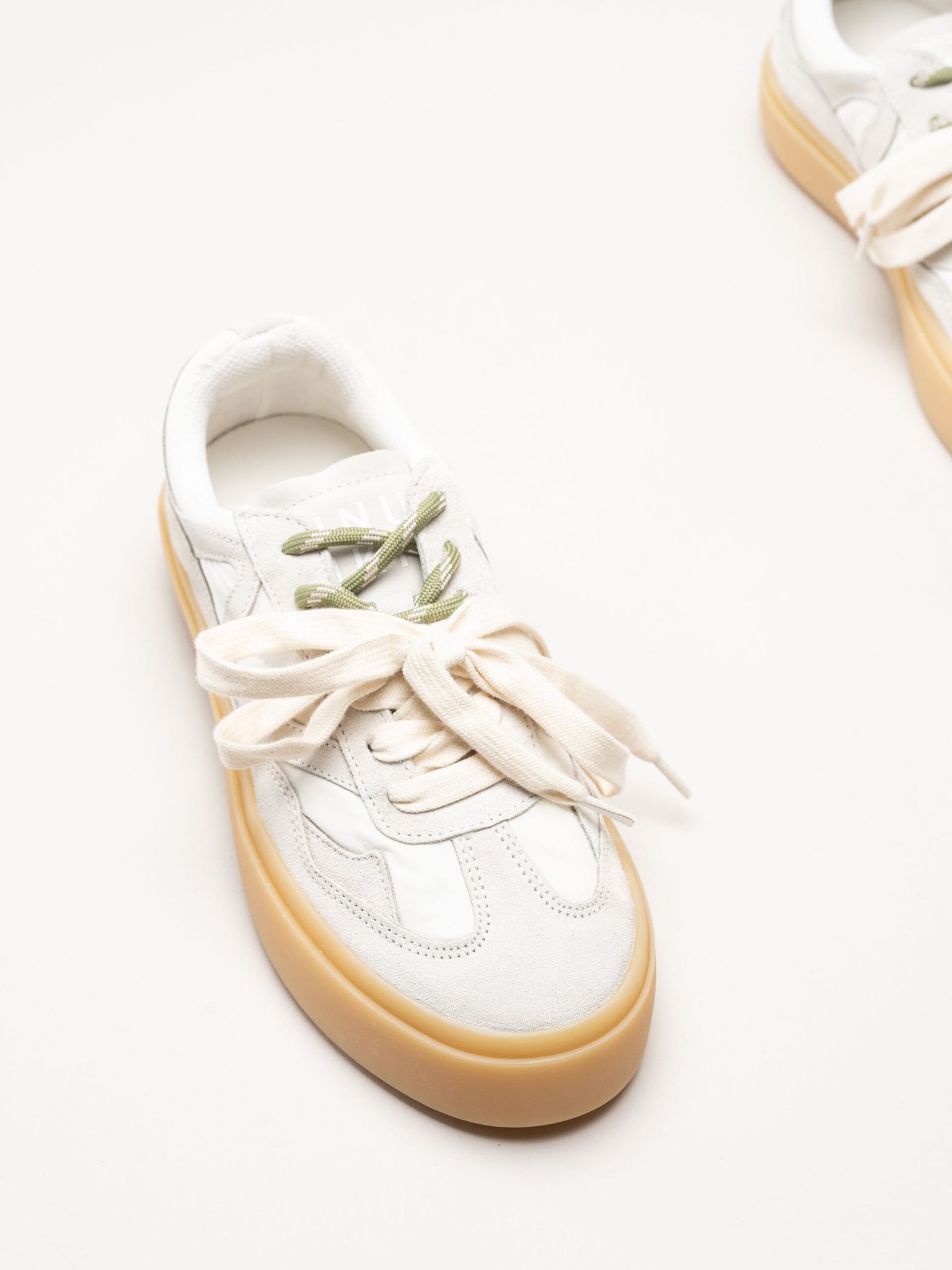 Inuikii - Lynn - Vita sneakers i mocka