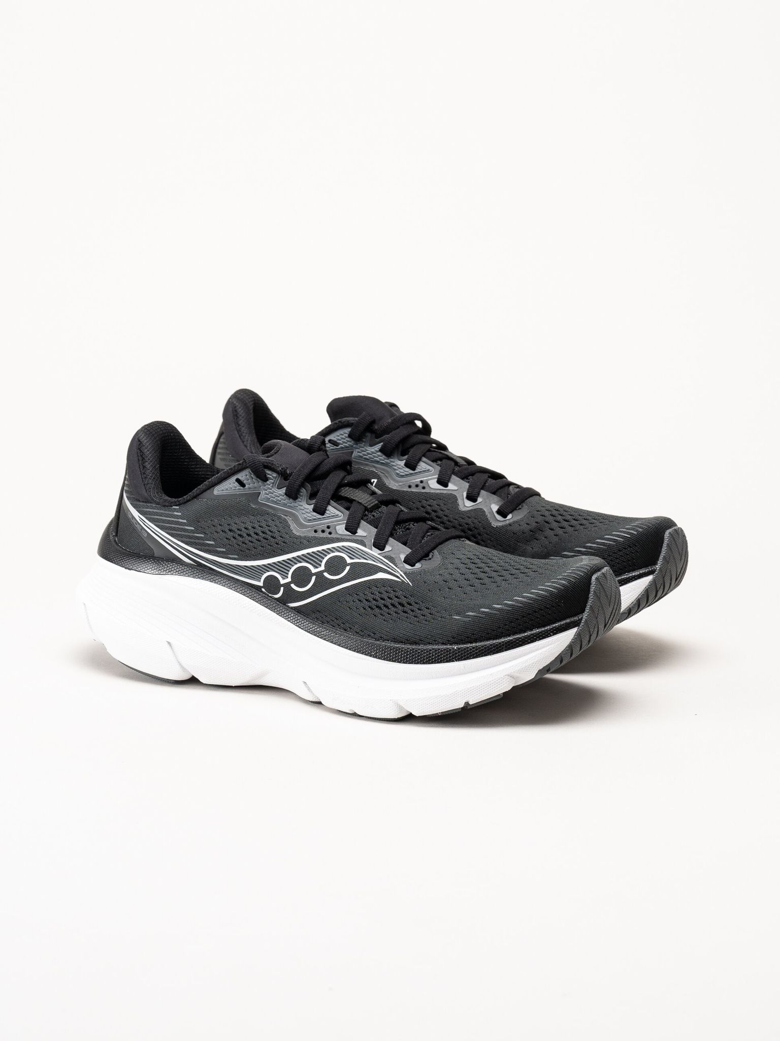 Saucony Original - Guide 19 - Svarta sneakers i textil