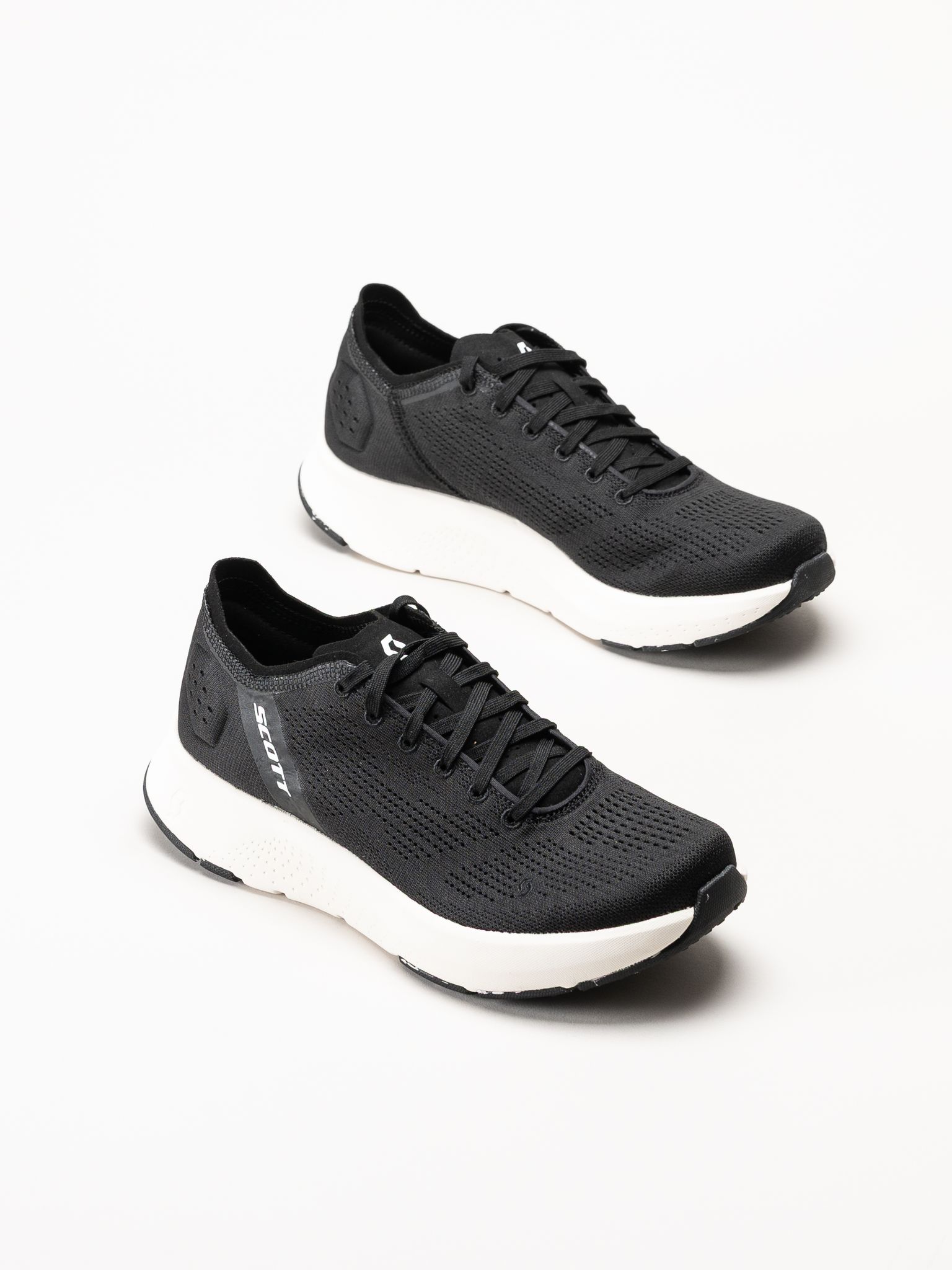 Scott - Pursuit Explore 2 - Svarta löparskor i mesh och textil