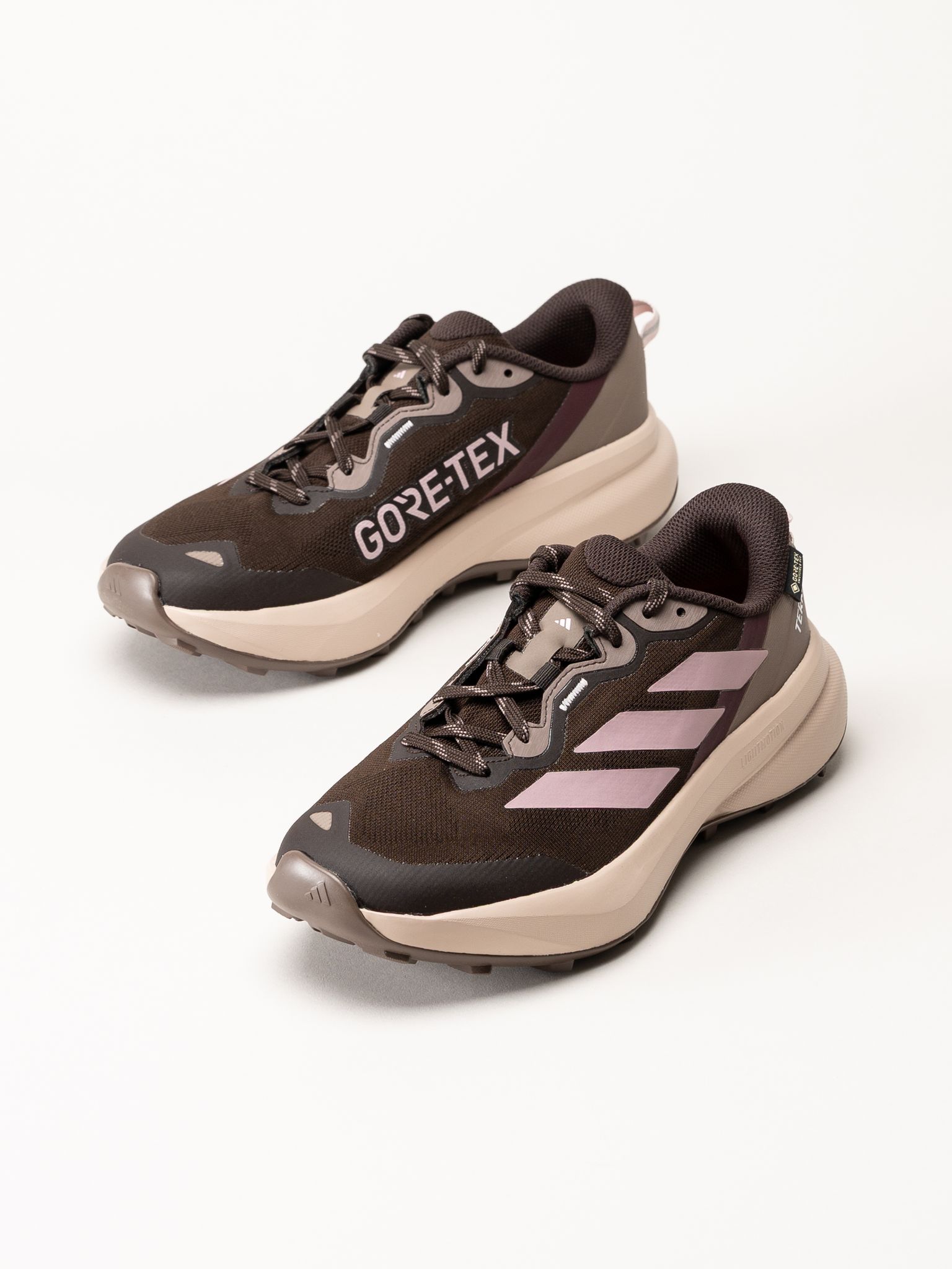 Adidas - Terrex Tracefinder Plus - Mörkbruna sneakers