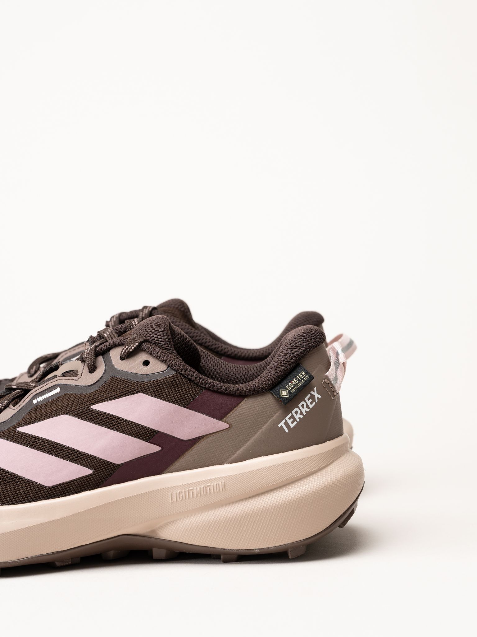 Adidas - Terrex Tracefinder Plus - Mörkbruna sneakers