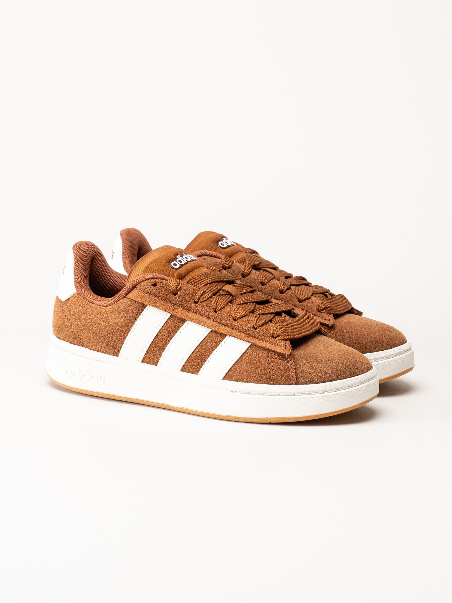 Adidas - Grand Court Alpha 00s - Bruna sneakers