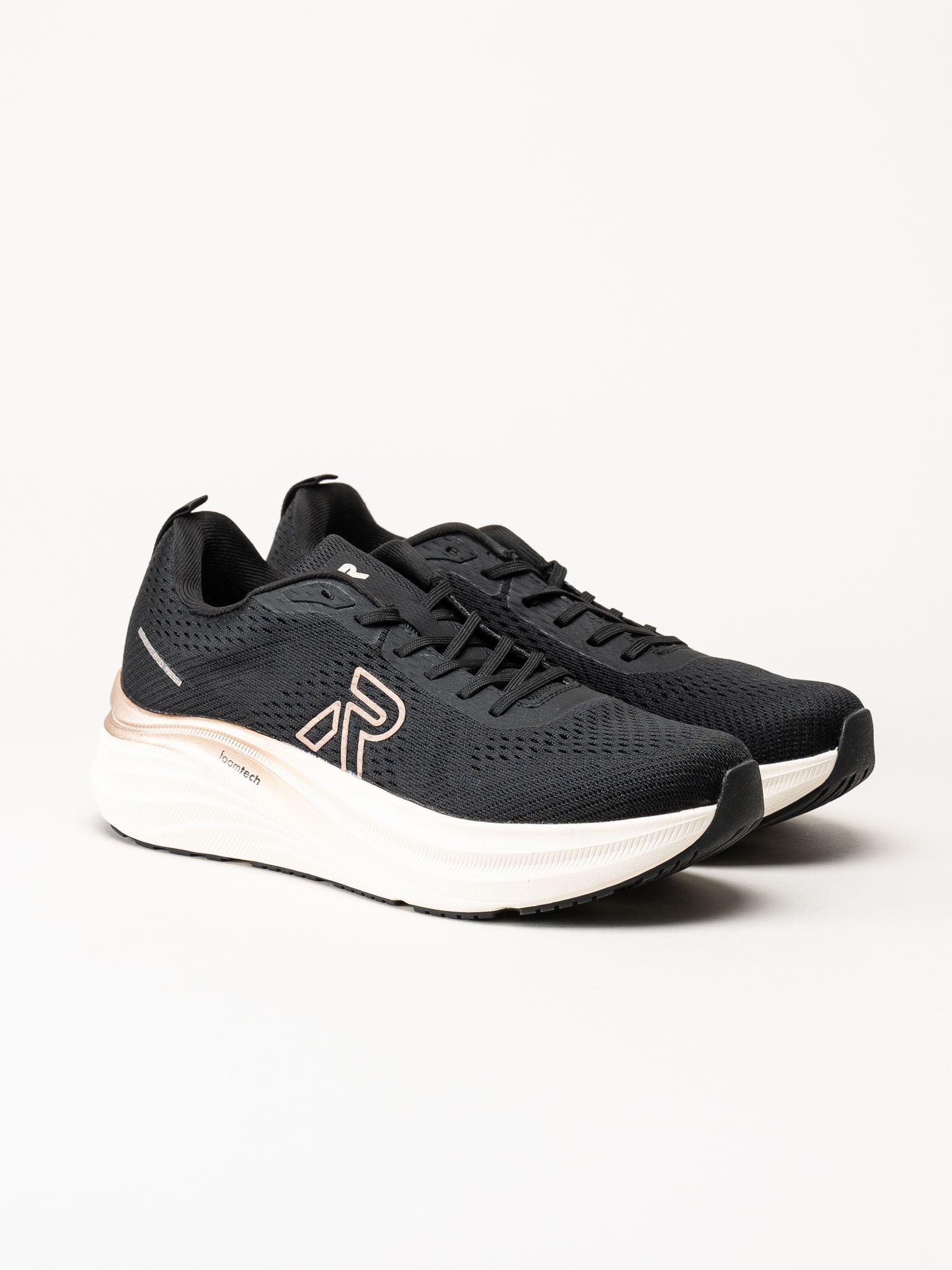 Rieker - Svarta sneakers i mesh