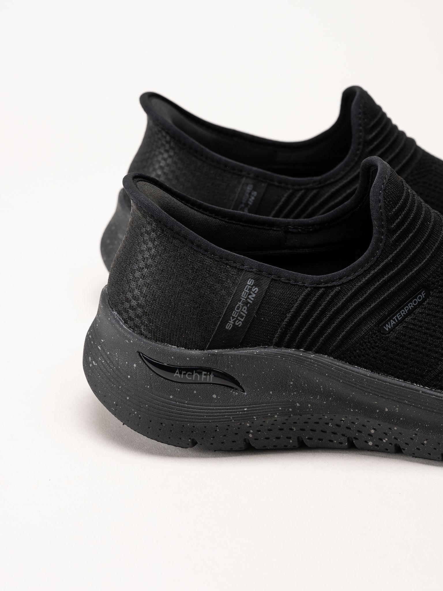 Skechers - Arch Fit 2.0 - Svarta slip-ins sneakers