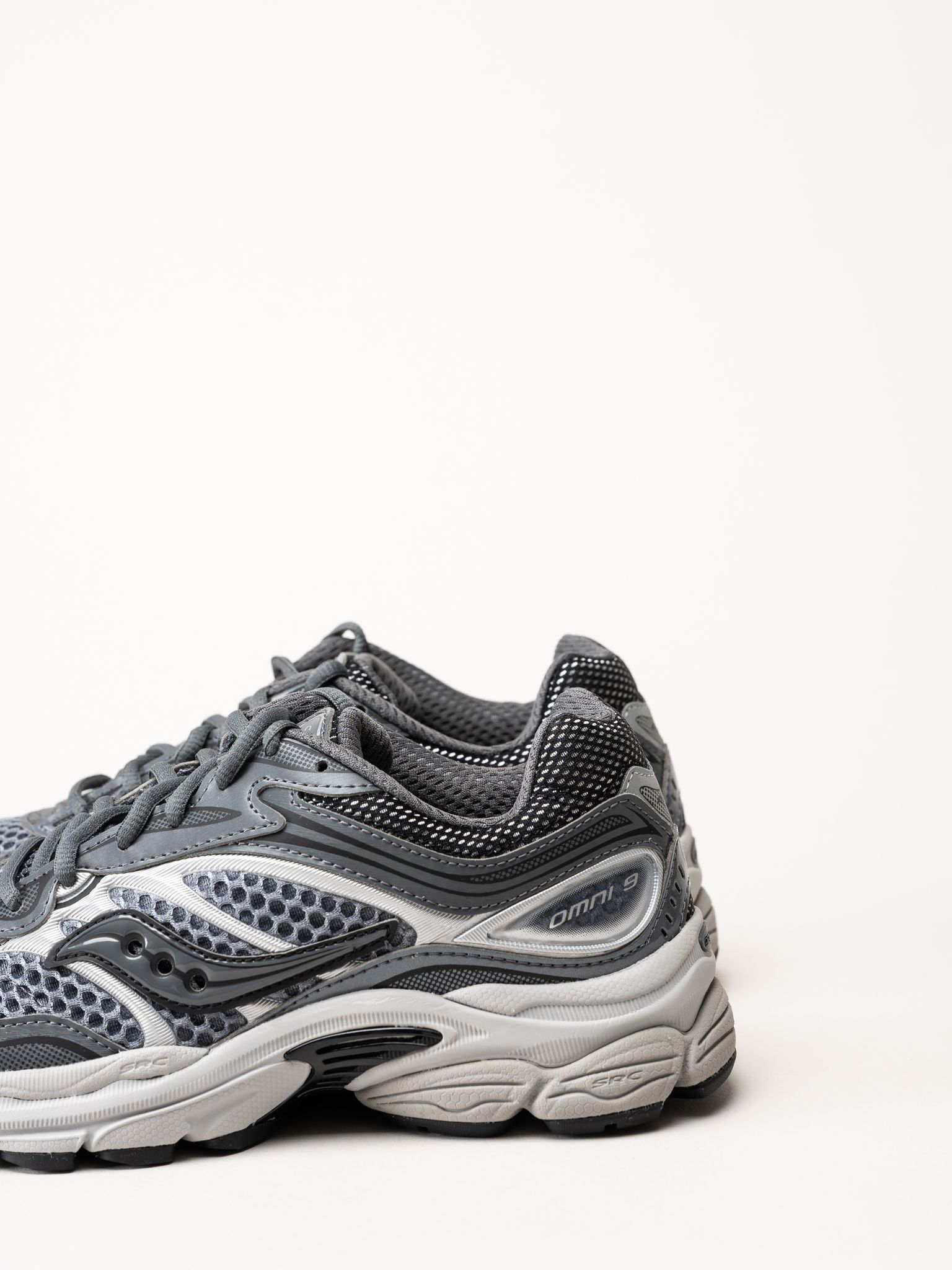 Saucony - Progrid Omni 9 - Grå sneakers