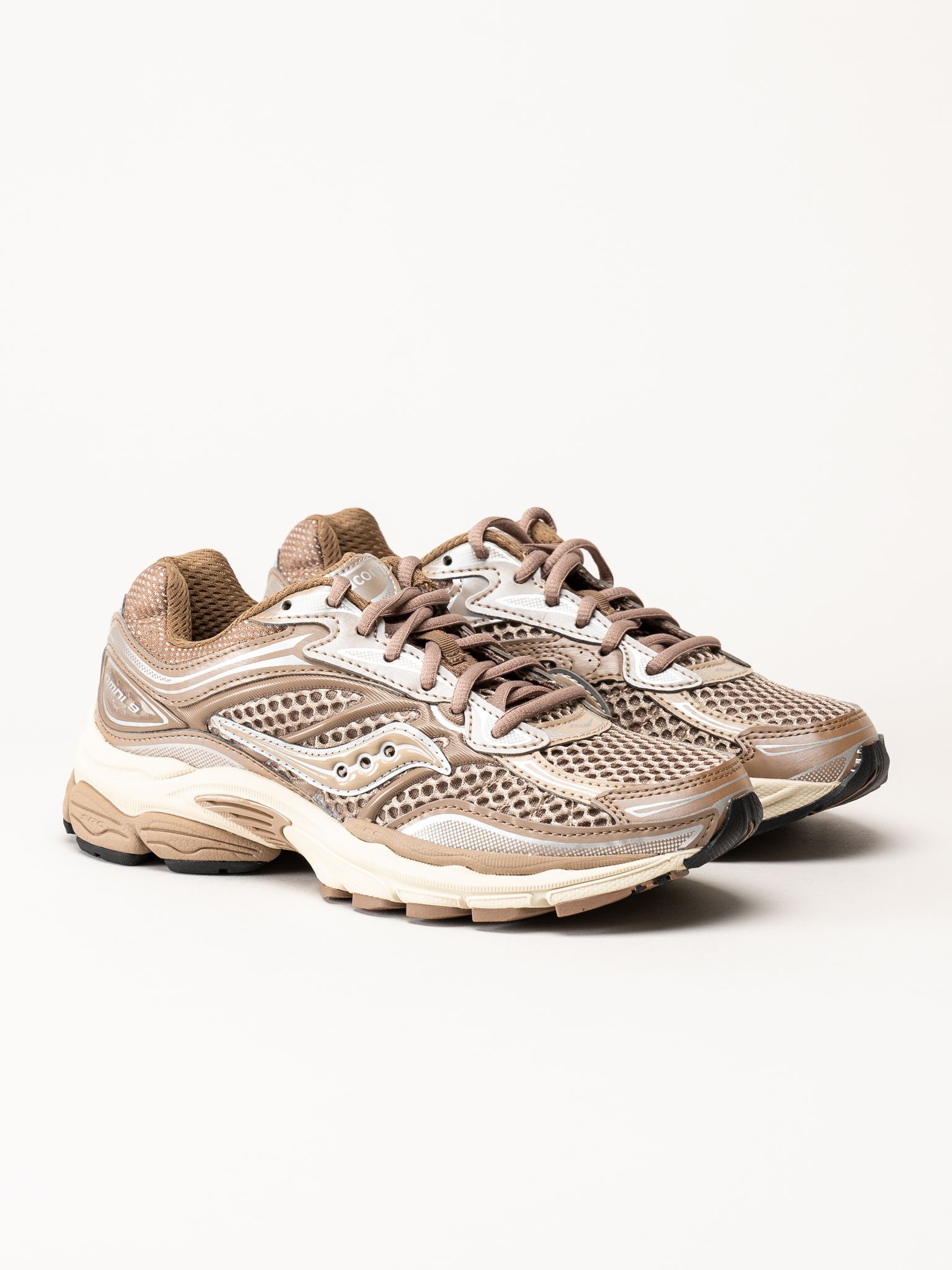Saucony - Progrid Omni 9 - Ljusbruna sneakers