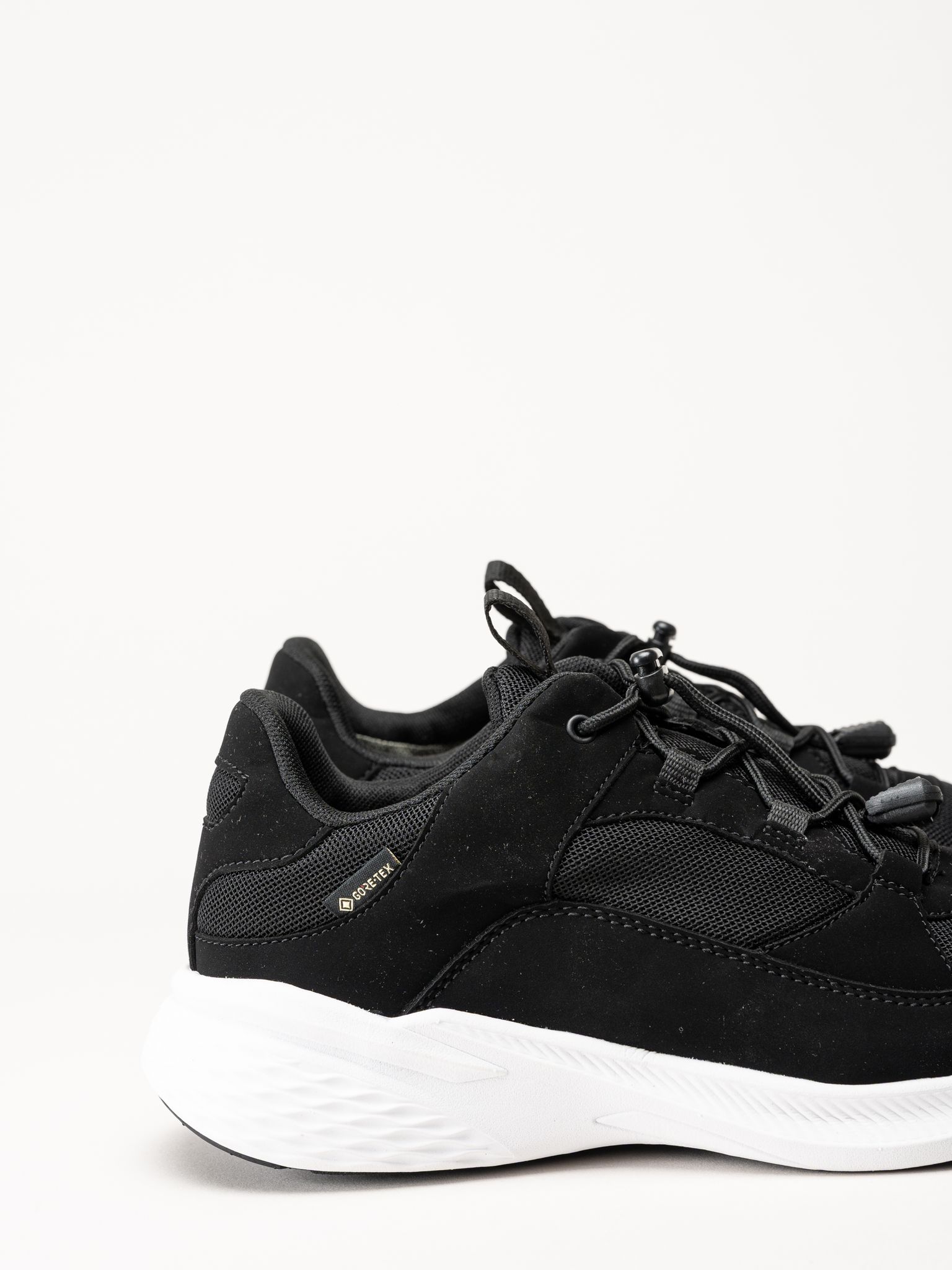 Treksta - Peace Low - Svarta sneakers