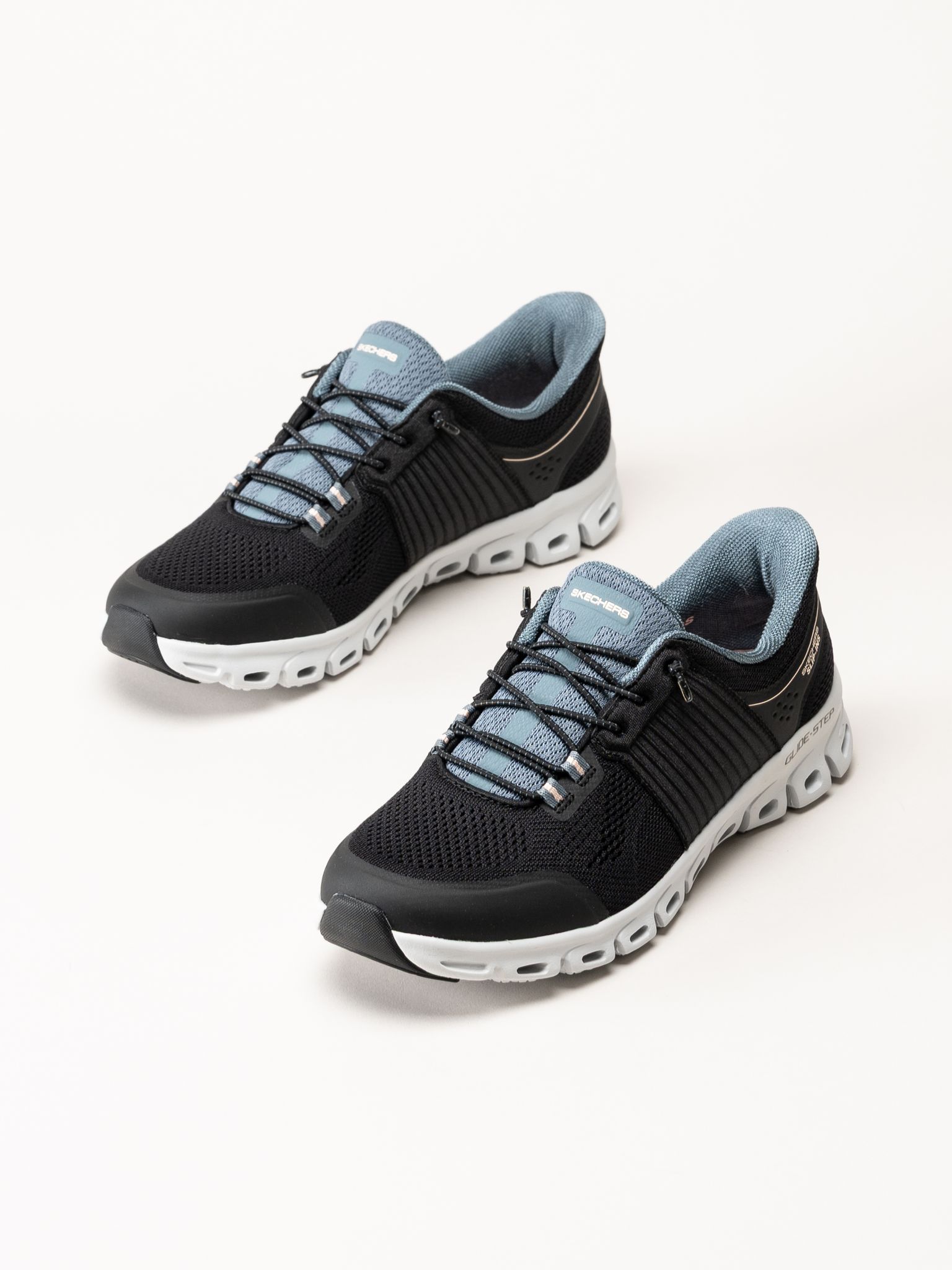 Skechers - Glide Step - Svarta slip ins sneakers