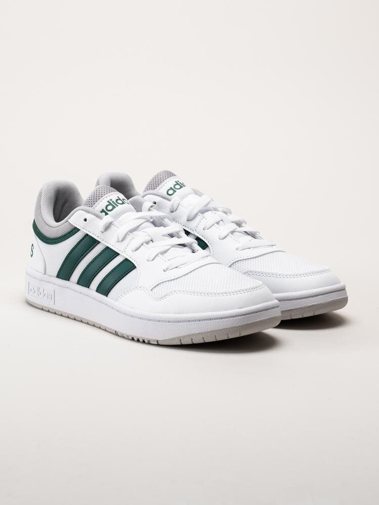 Adidas - hoops 3.0 - Vita sneakers i skinnimitation