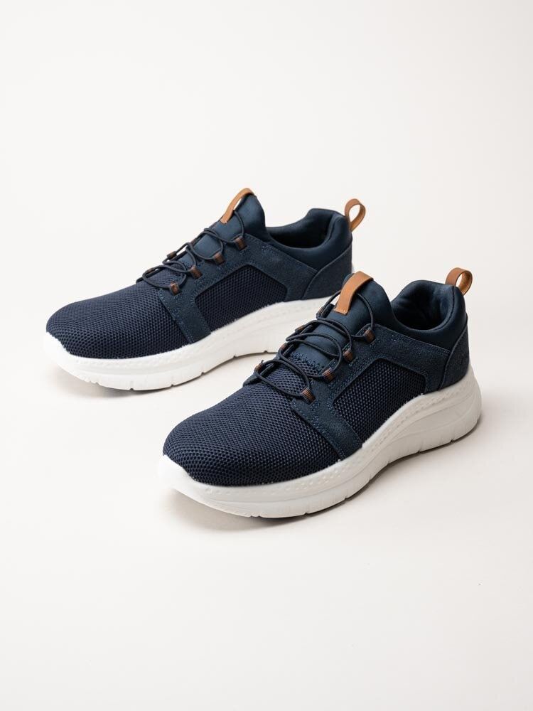 PoleCat - Arch New York - Mörkblå slip on skor i textil