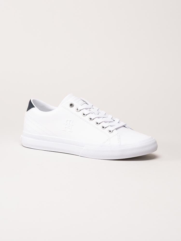 Tommy Hilfiger - TH Hi Vulc Street low Lth ESS - Vita sneakers i skinn