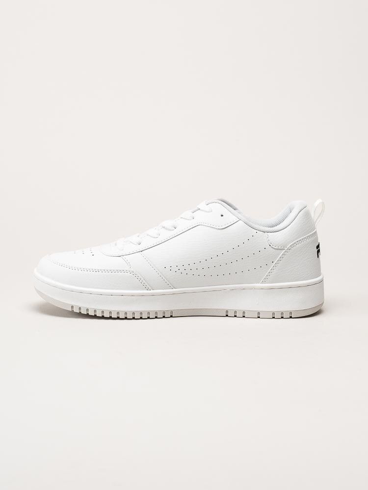 FILA - Rega - Vita sneakers i skinnimitation