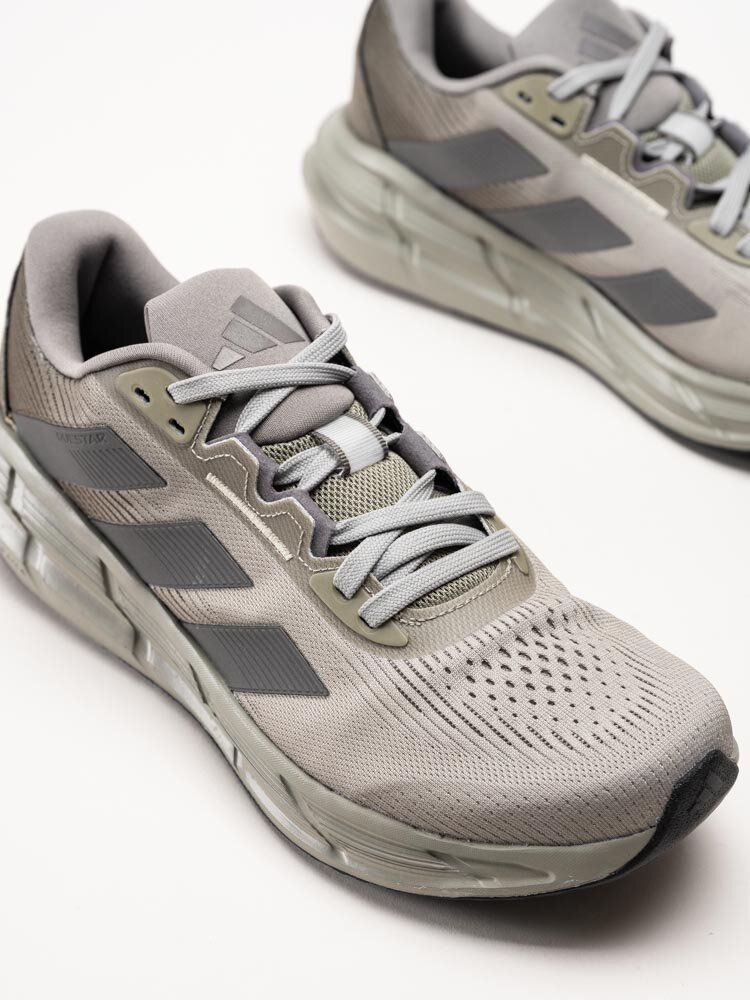 Adidas - Questar 3 M - Gröna löparskor med dämpning