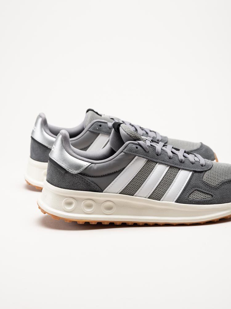 Adidas - Run 84 - Grå sneakers i mocka