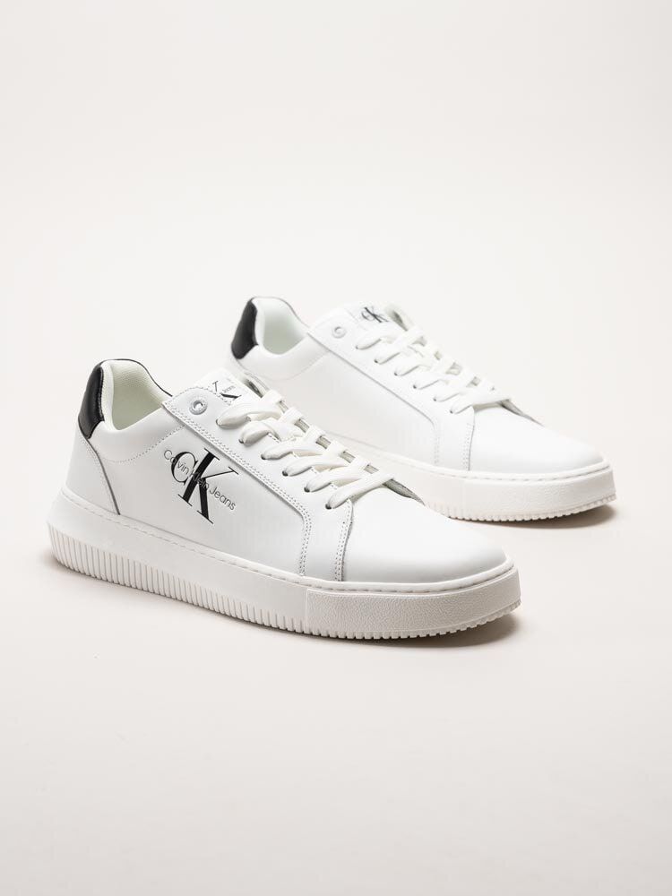 Calvin Klein - SEAMUS 20L - Vita sneakers i skinn