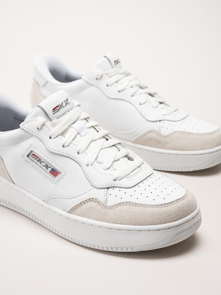 Skechers - Sport Court 2.0 - Konor - Vita sneakers i skinn